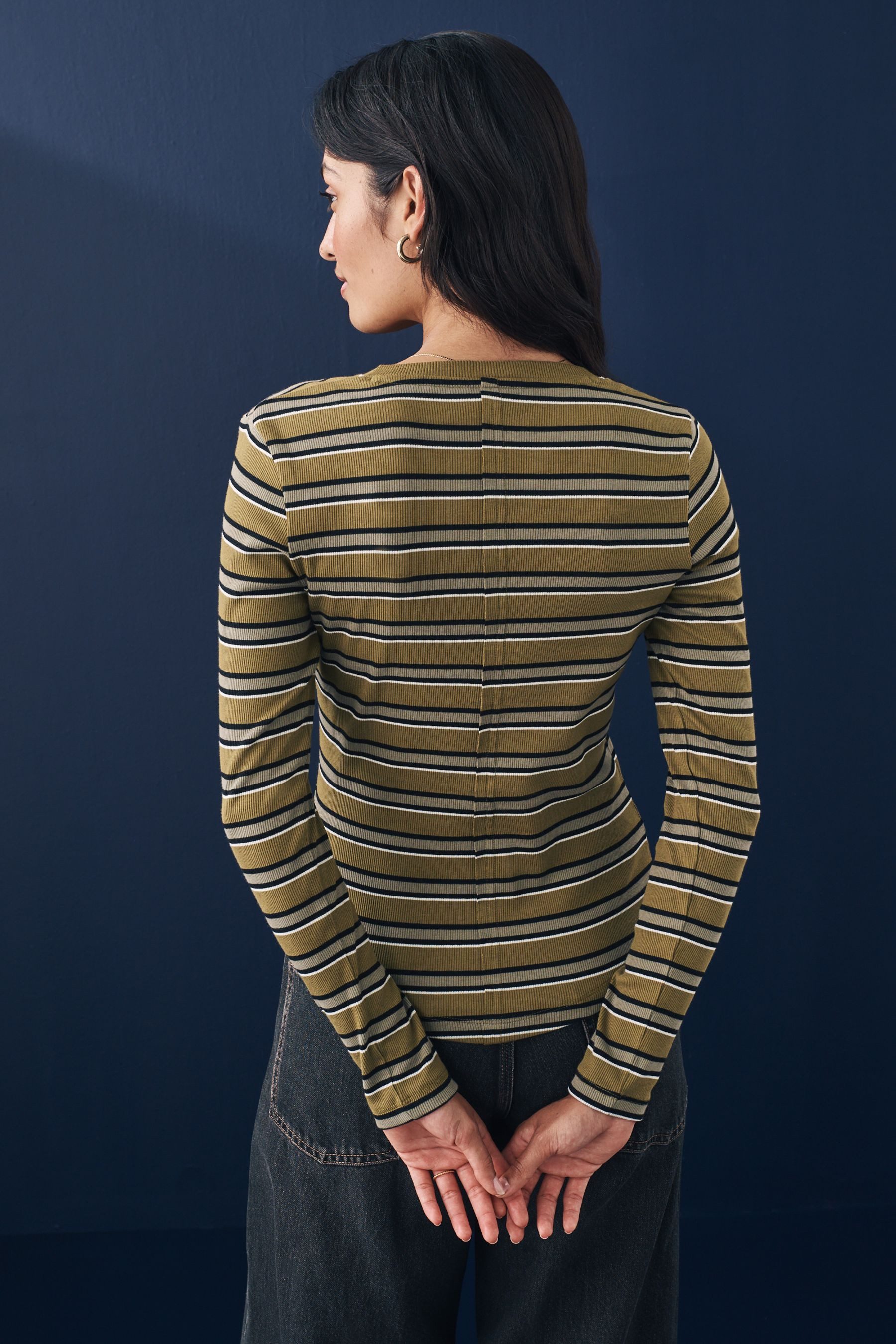 Next Langarmshirt Langärmeliges Henley-Oberteil mit Zierknopf günstig online kaufen