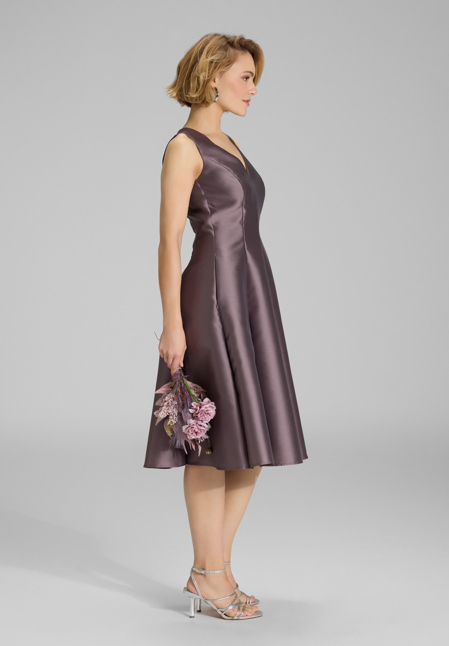 SWING Cocktailkleid Figurbetonte Passform in A-Linie günstig online kaufen