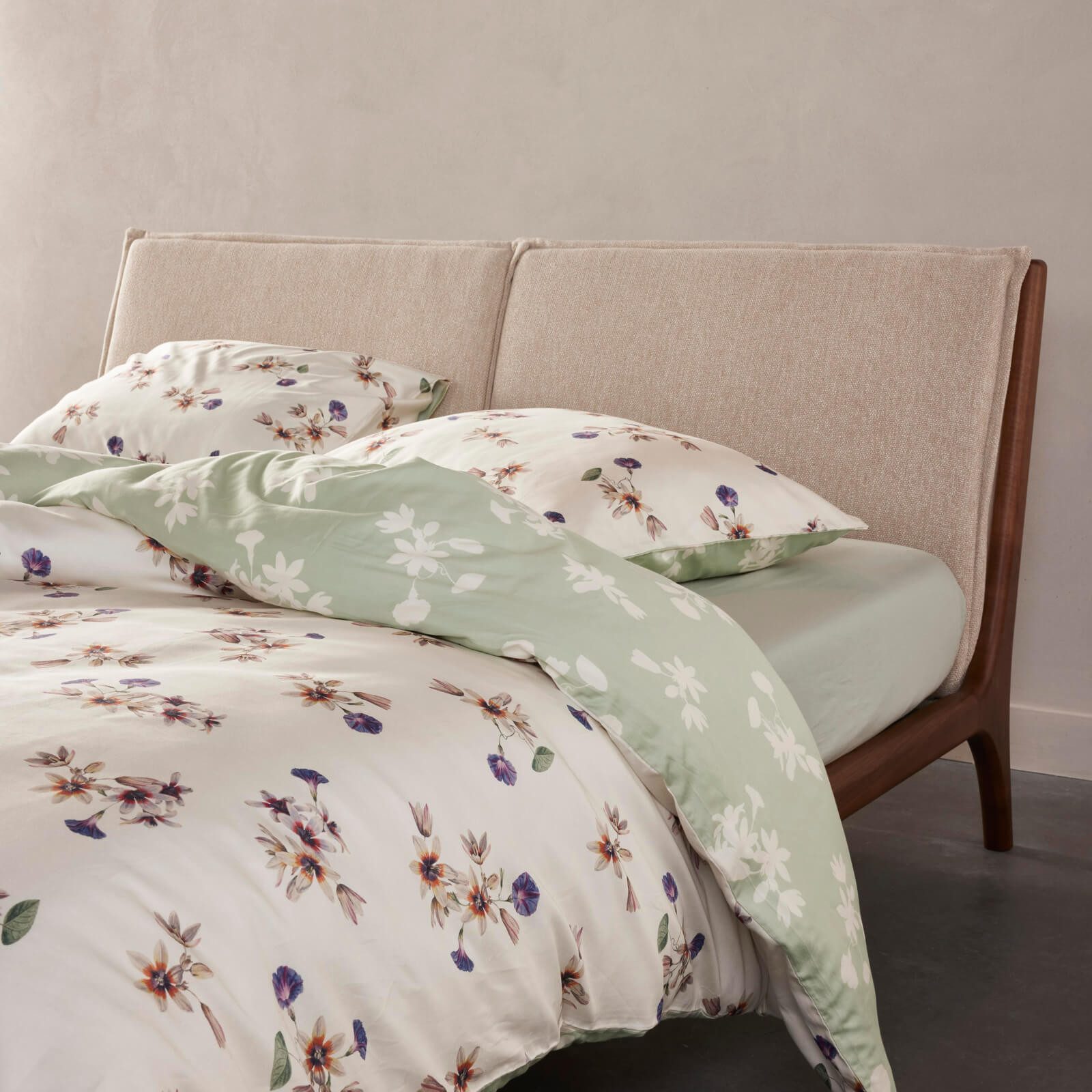 Essenza Bettwäsche Fiora Vanille, Satin, 2 teilig, Blumen, Wendeoptik