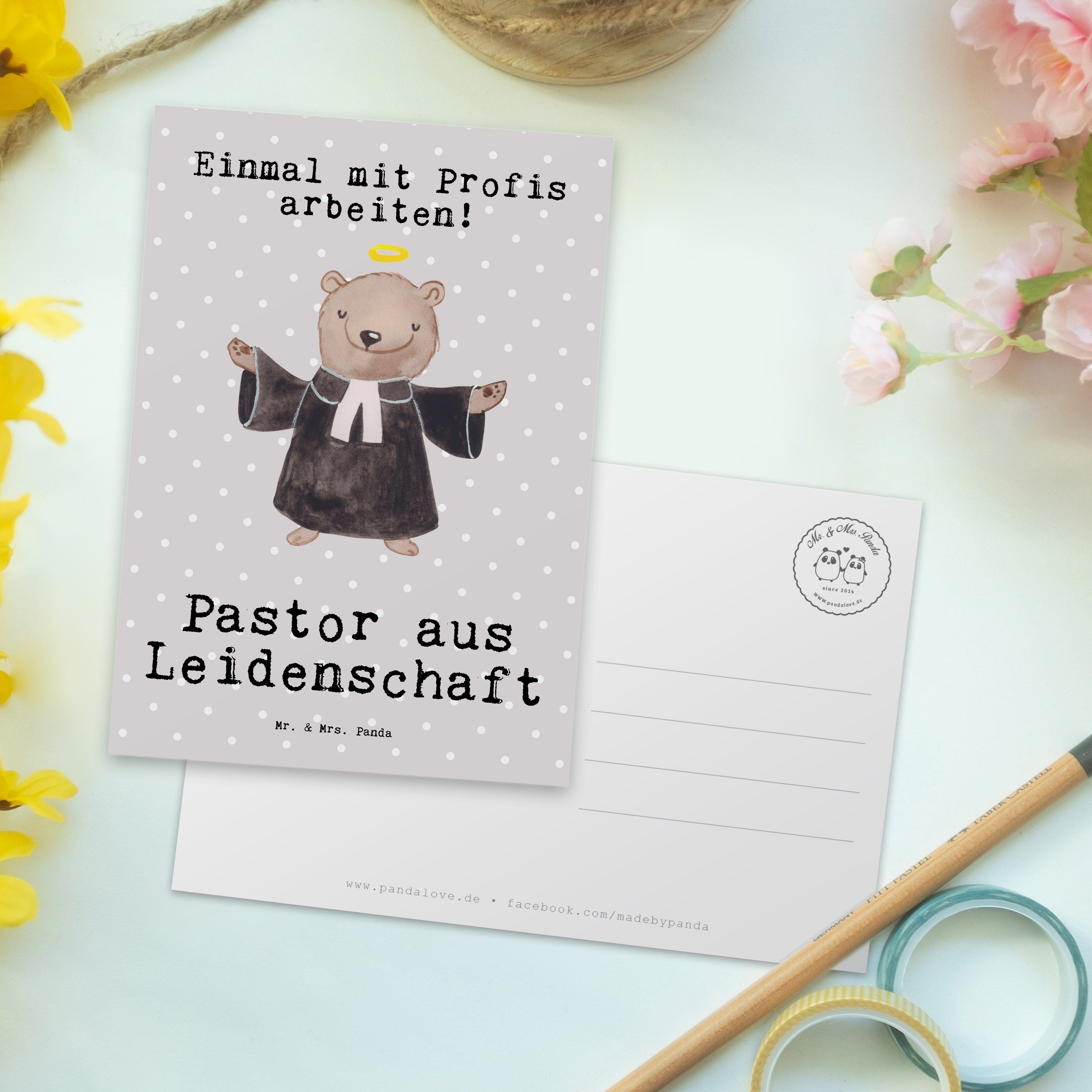 Mr. & Mrs. Panda Postkarte Pastor aus Leidenschaft - Grau Pastell - Geschenk, Prediger Priester