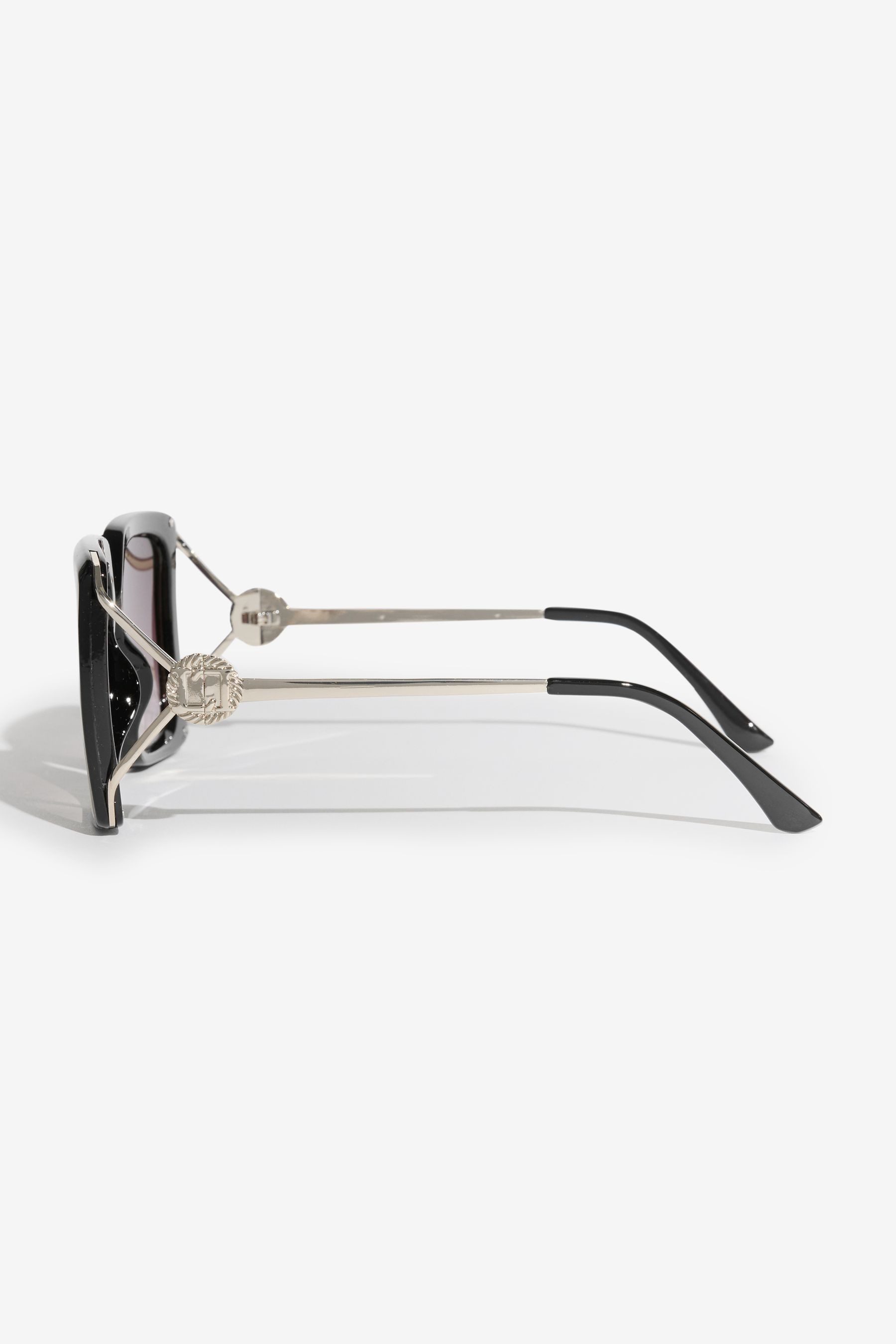LIPSY Sonnenbrille Lipsy Eckige, glamouröse Oversize-Sonnenbrille (1-St) günstig online kaufen