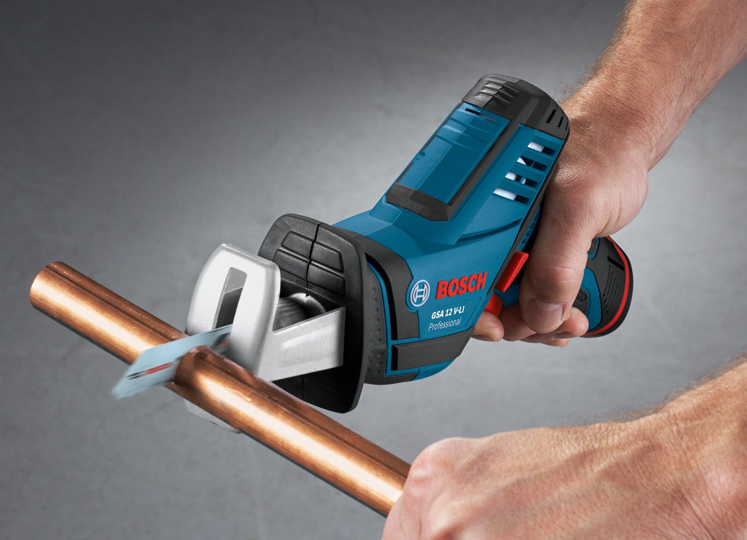 Bosch Professional Akku-Säbelsäge GSA 18V-LI, mit L-BOXX 238 mit Säbelsägeblatt, ohne Akku und Ladegerät