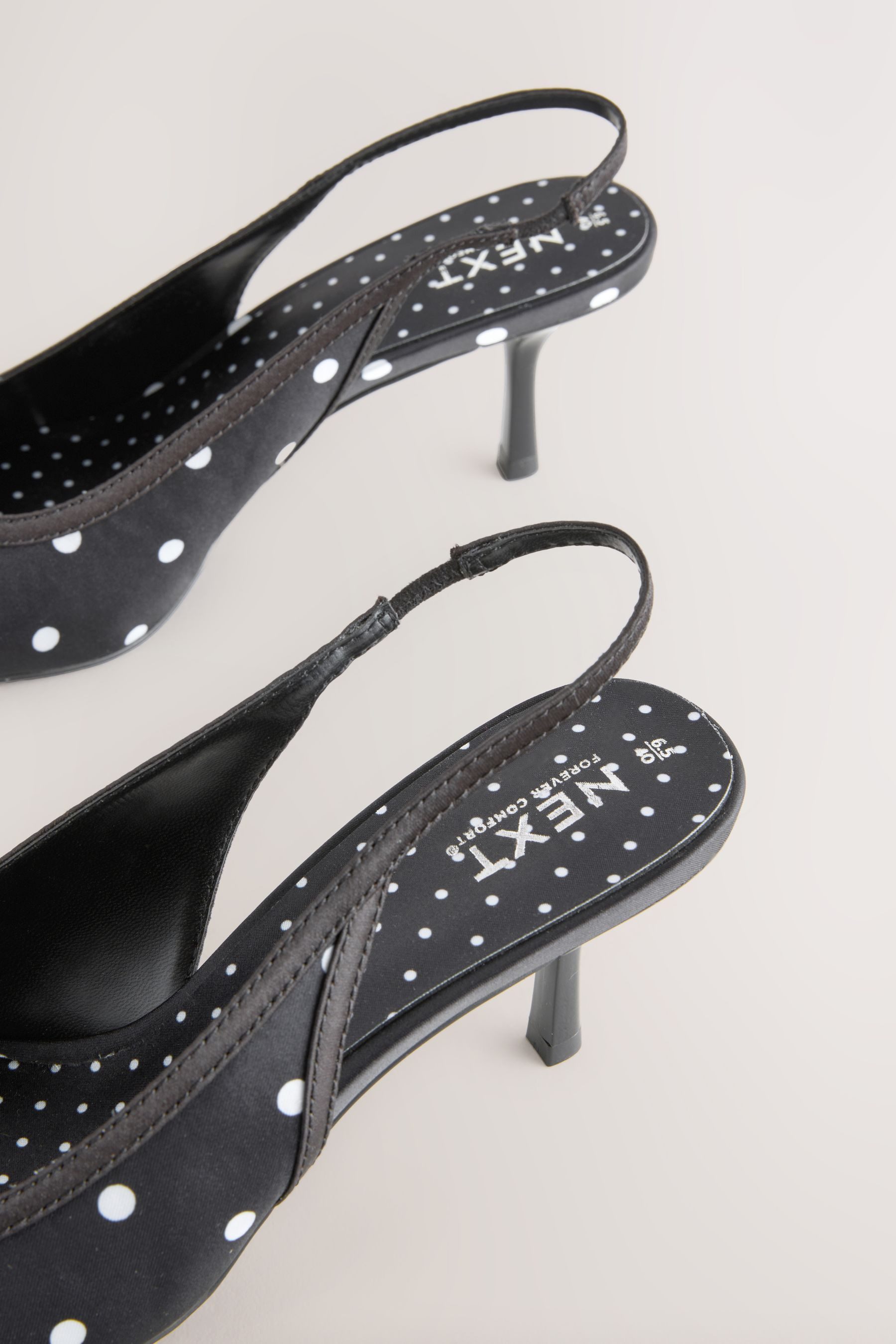 Next Forever Comfort® Pumps, Fersenriemen + Pünktchen Slingsandale