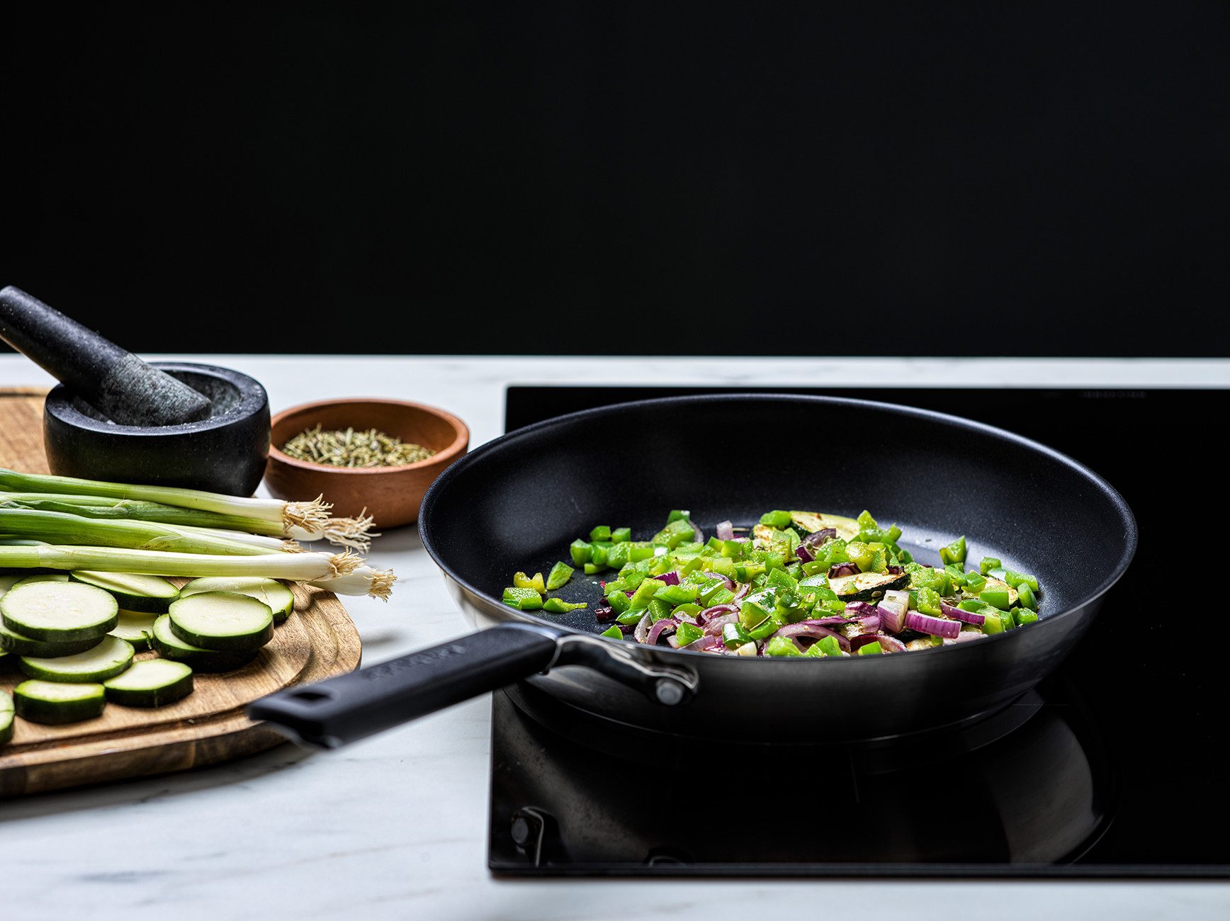 KitchenAid Wok Classic Stainless Steel (CC005705-001), Edelstahl, Wokpfanne 28 cm, Edelstahl-Induktionsboden mit Aluminiumkern
