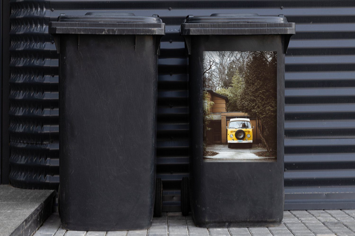 Mülleimer-aufkleber, Container, MuchoWow Wandsticker (1 Haus Bus Auto Mülltonne, St), - Abfalbehälter Sticker, -