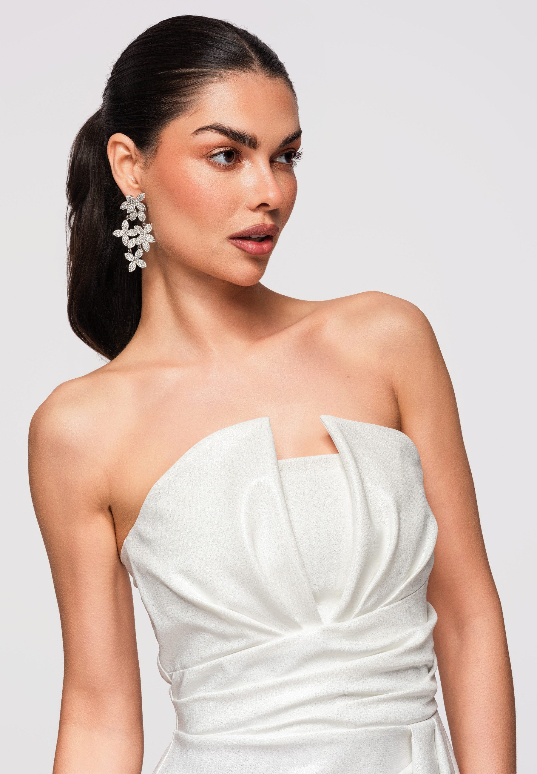 OMBRE Abendkleid Maxikleid Drapierter Abendmode Elegant Weiß L (kein Set, 1-tlg) Geraffte Taille, Schlitz vorne