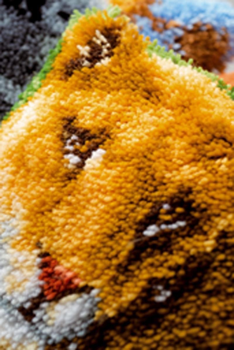 Vervaco Kreativset Vervaco PN-0147954 Knüpfkissen Löwin mit Jungem, (Set, Vervaco embroidery Kit), Made in Europe