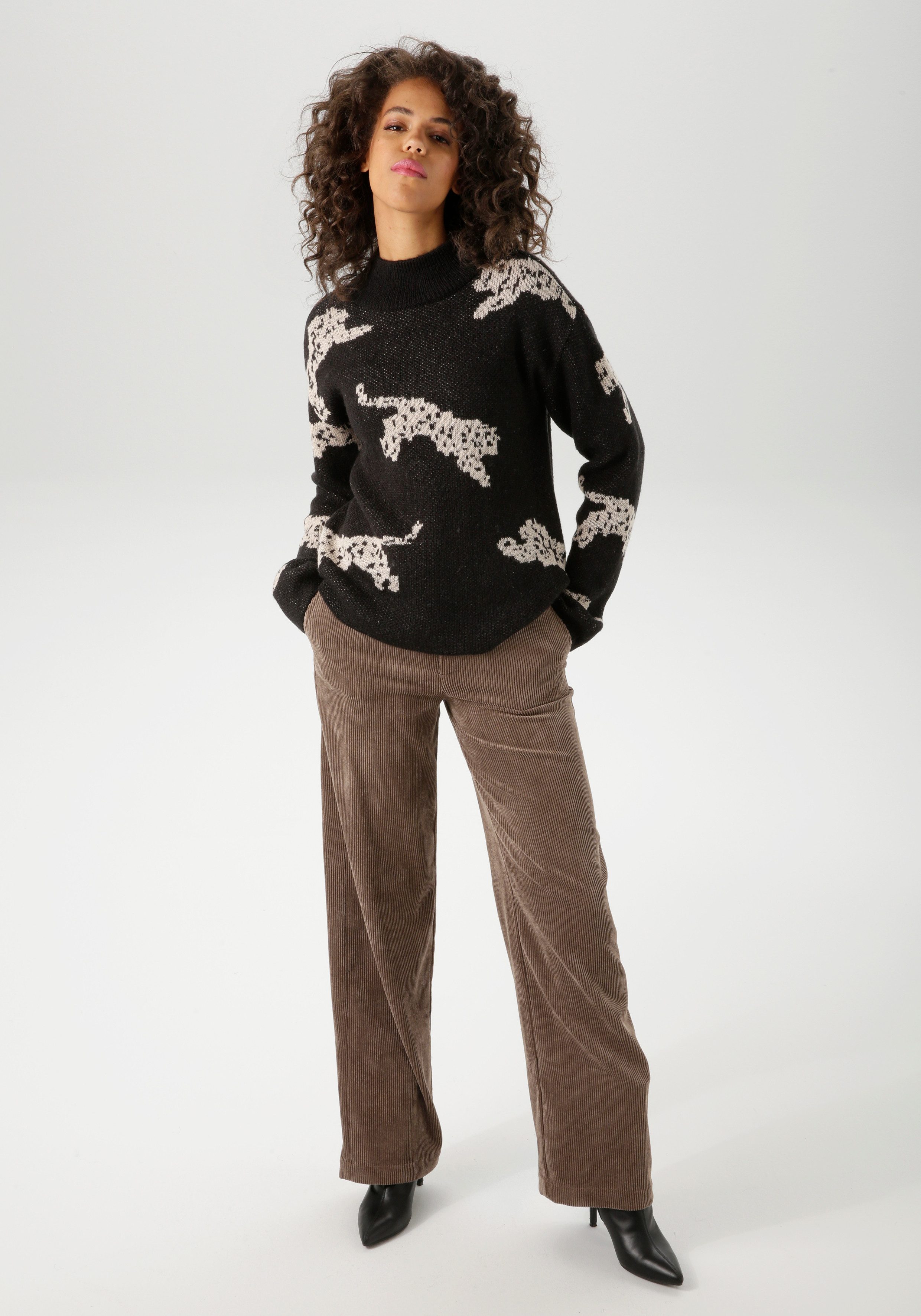 Aniston CASUAL Cordhose mit trendigem, weiten Bein