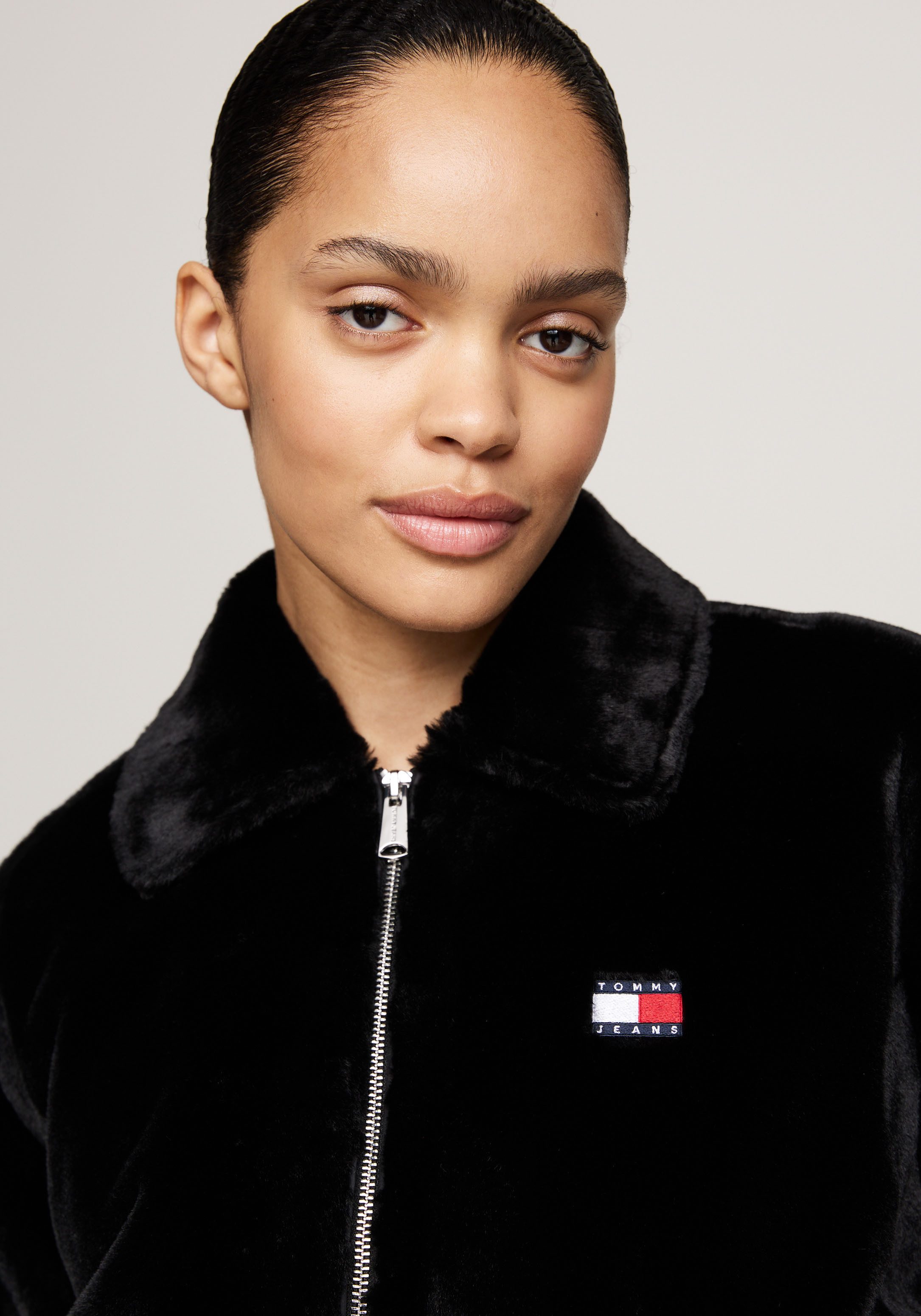 Tommy Jeans Kurzjacke im flauschigen Design günstig online kaufen