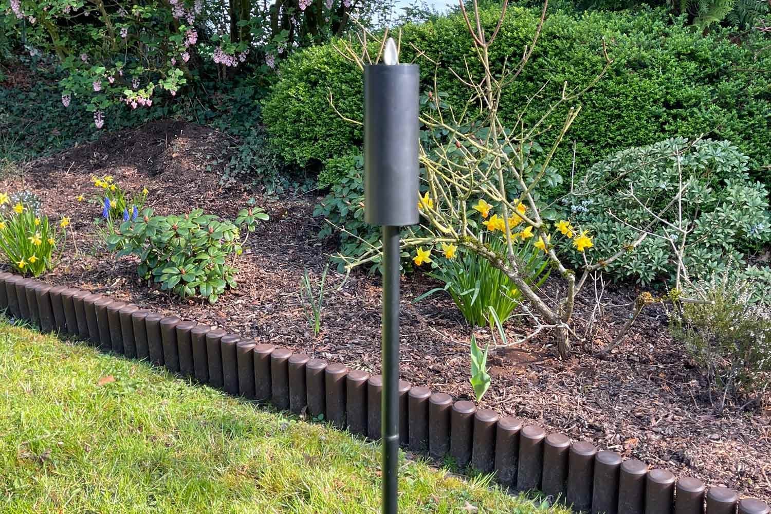 Coen Bakker LED Flamme bewegliche Sensor Solar Gartenfackel, 5x83cm schwarz