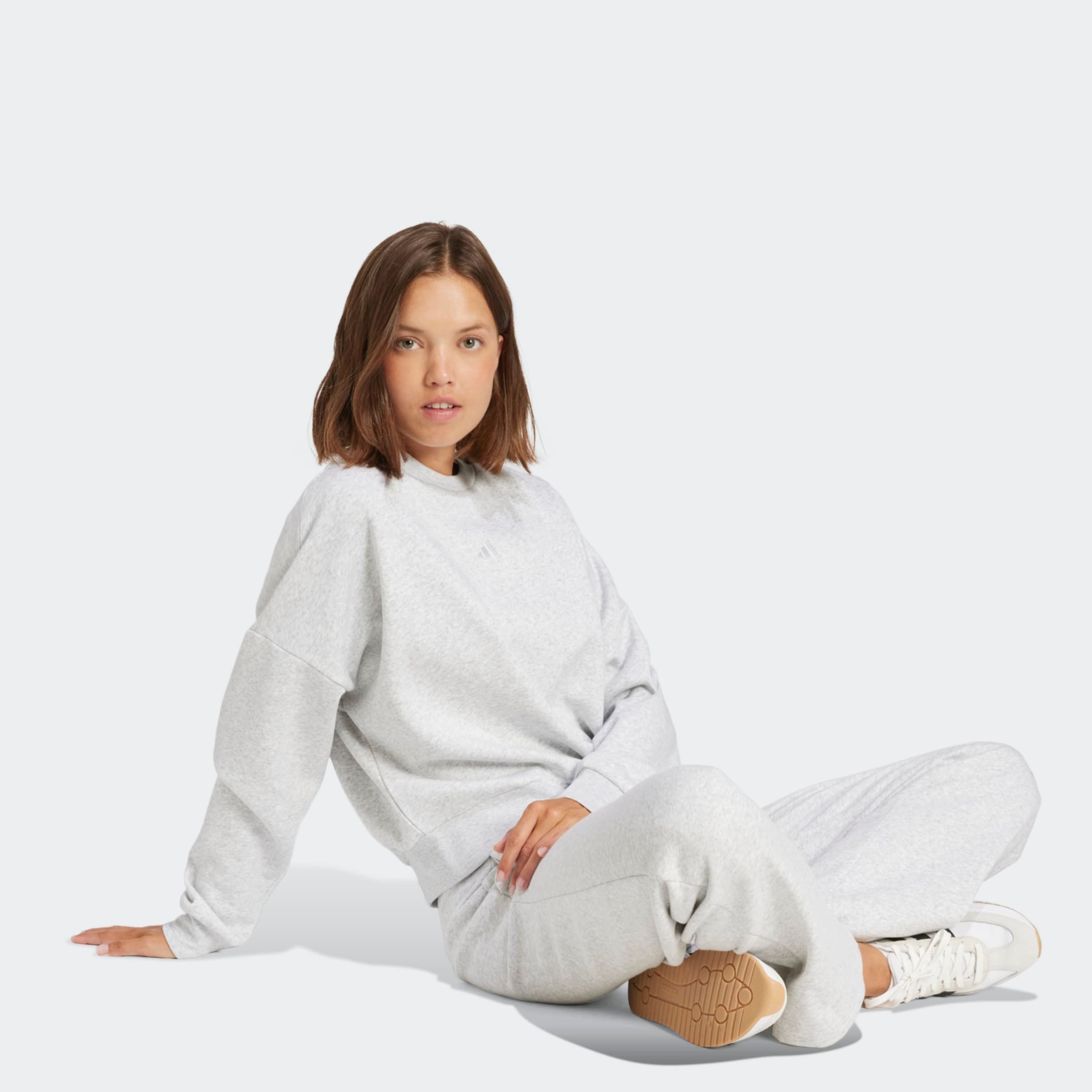 adidas Sportswear Sweatshirt ESSENTIALS SMALL LOGO FEELCOMFY mit flauschiger Innenseite – Bild 5 von 5