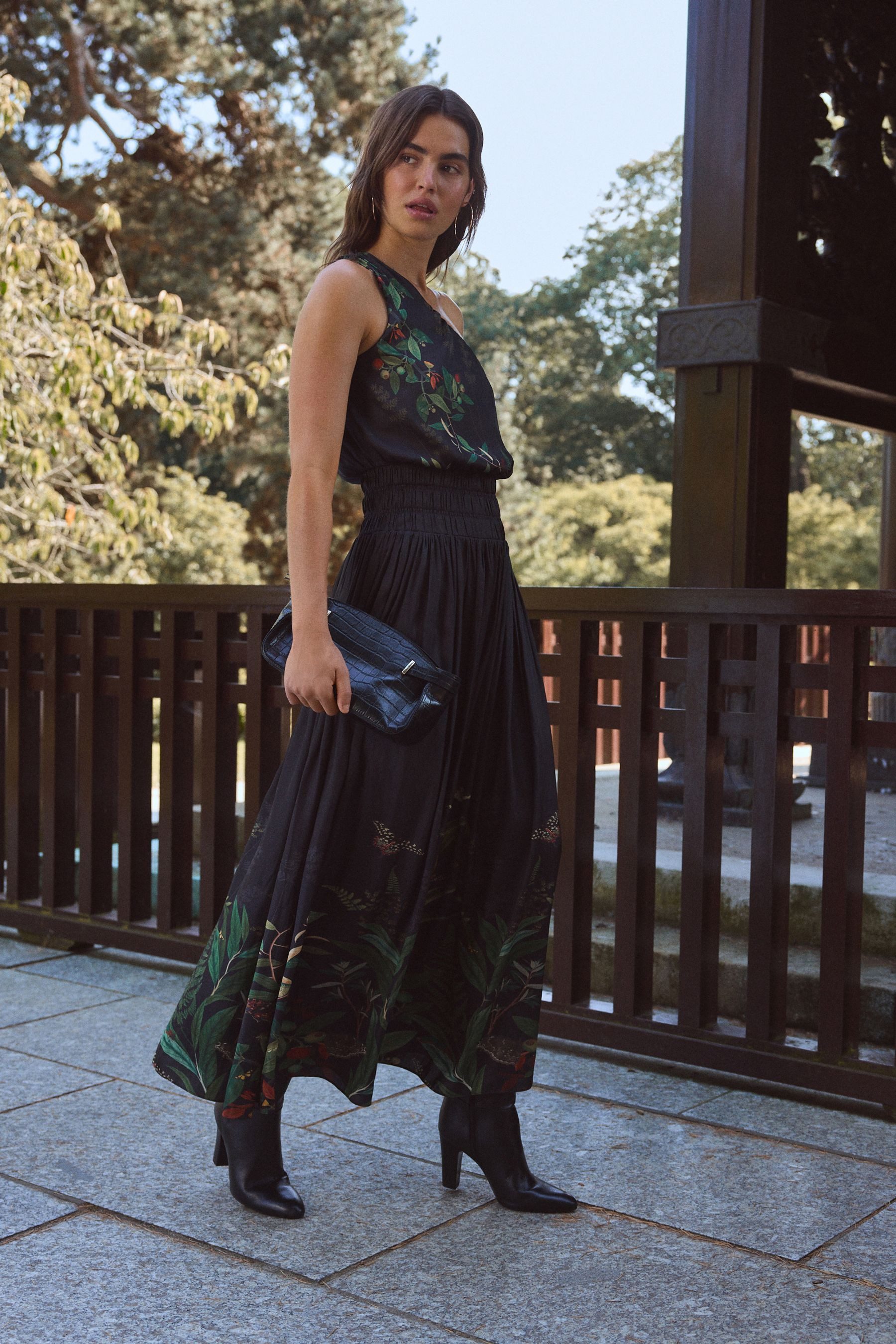 Next One-Shoulder-Kleid Kew Collection einschulteriges Satinkleid (1-tlg)