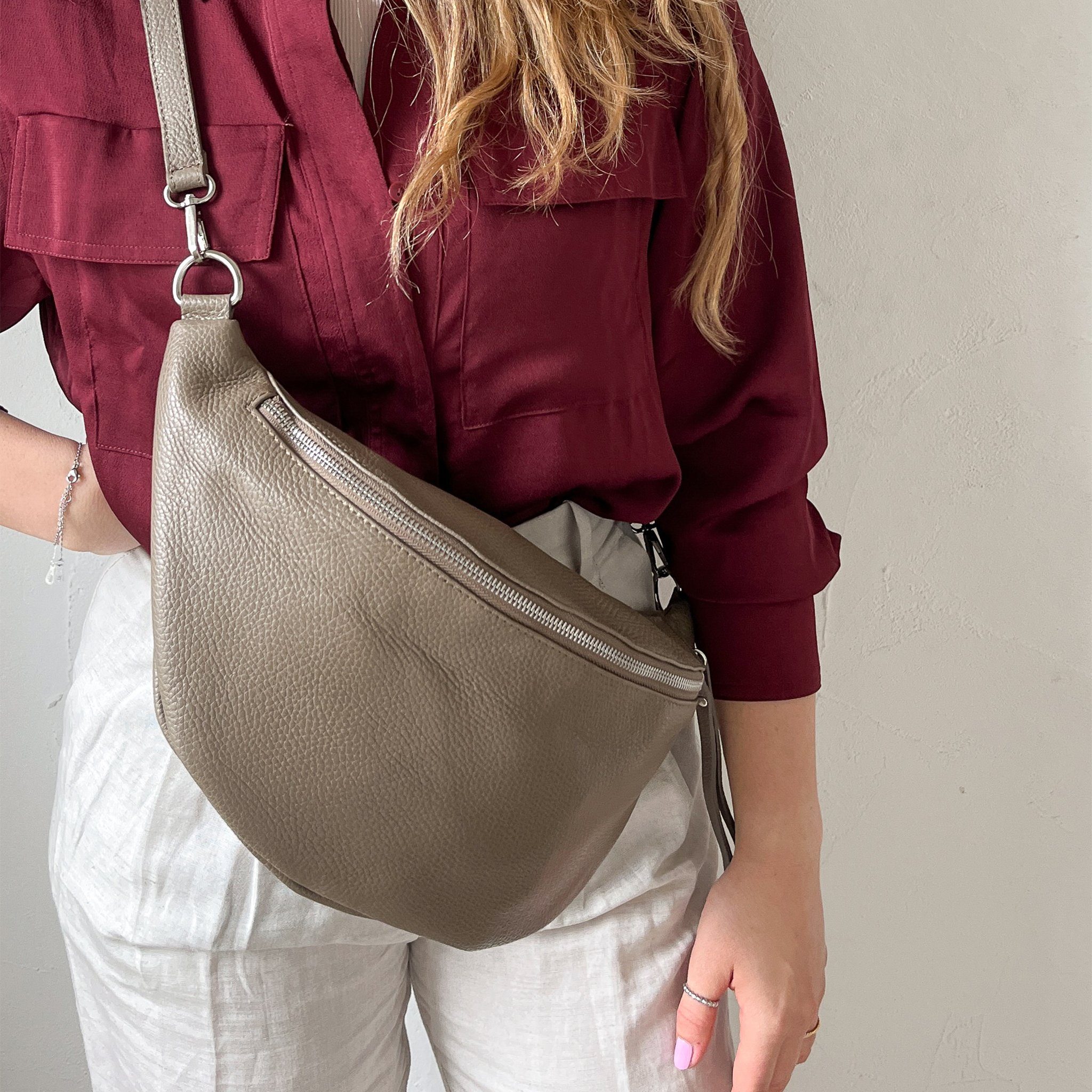 lePelou Bauchtasche LARA, echt Leder, made in Italy, abnehmbarer Umhängeriemen, silbernes Metall Taupe | Gürteltaschen