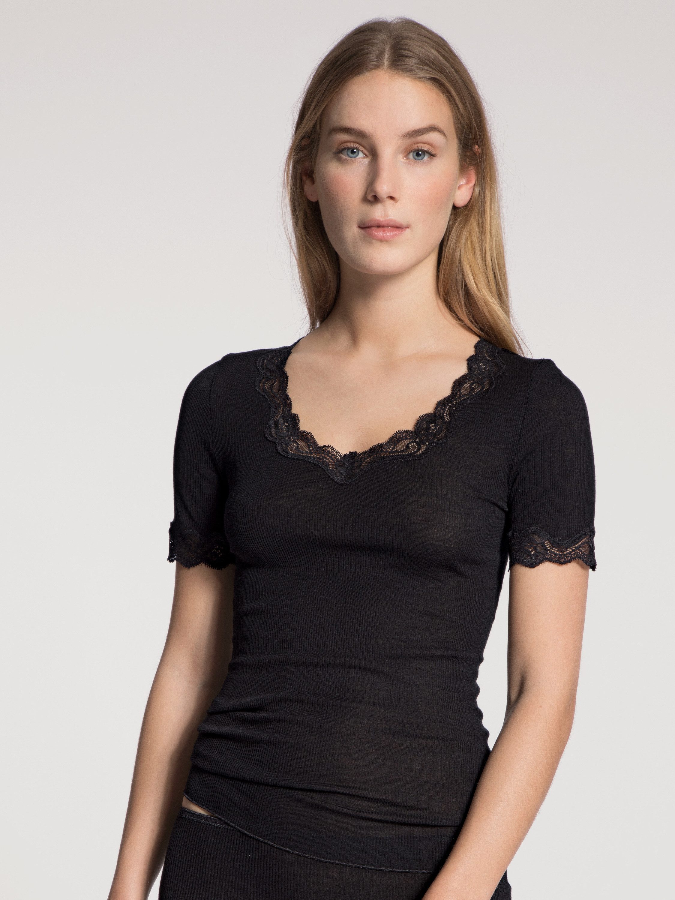 CALIDA Unterziehshirt Richesse Lace Damen (1-St) aus Wolle-Seide, Feinripp, naht- und saumfrei, temperaturausgleichend