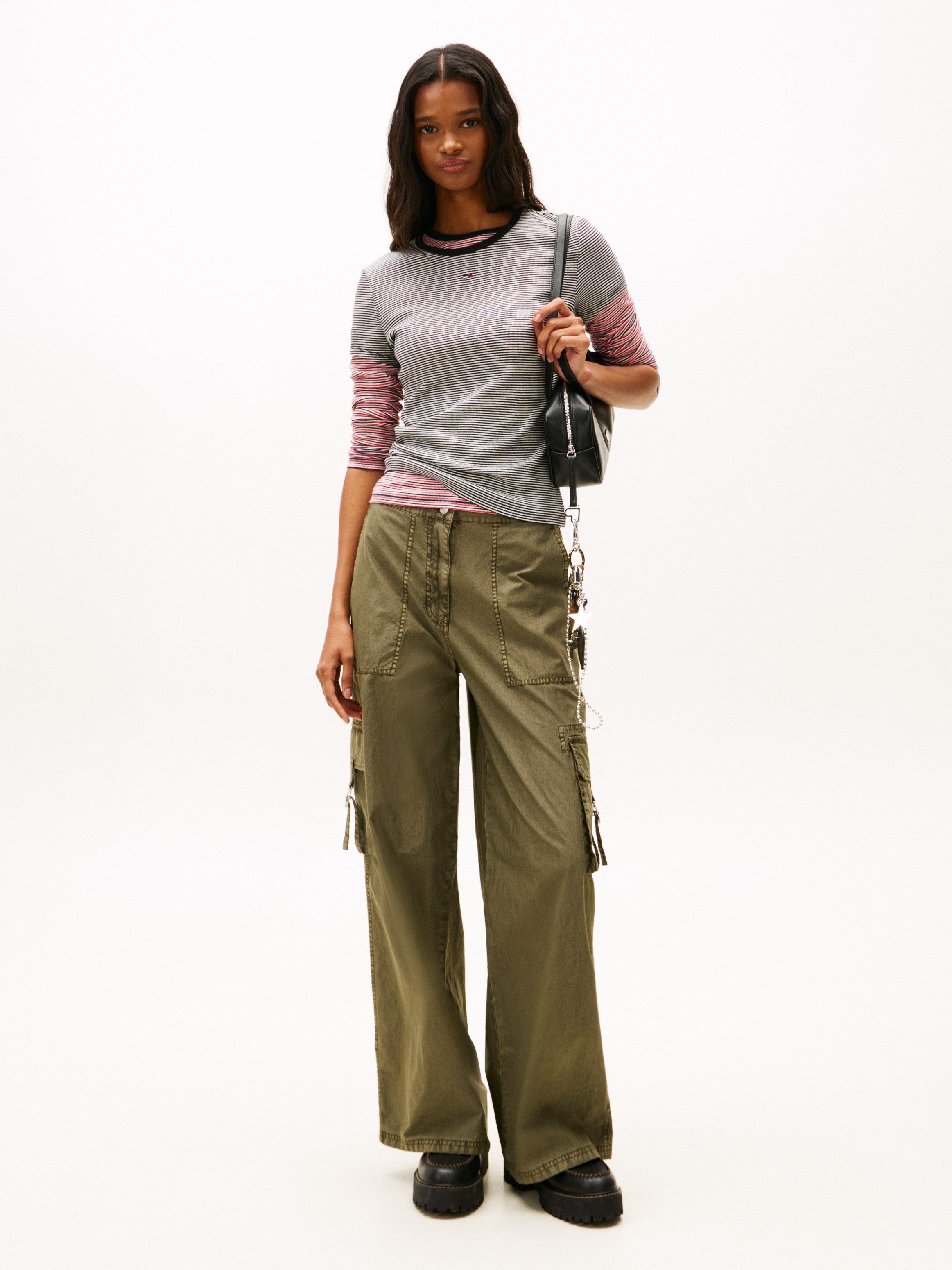 Tommy Jeans Kurzarmshirt TJW ESSENTIAL RIB SHORT SLEEVE EXT Baumwollmischung in gerippter Struktur, Slim Fit