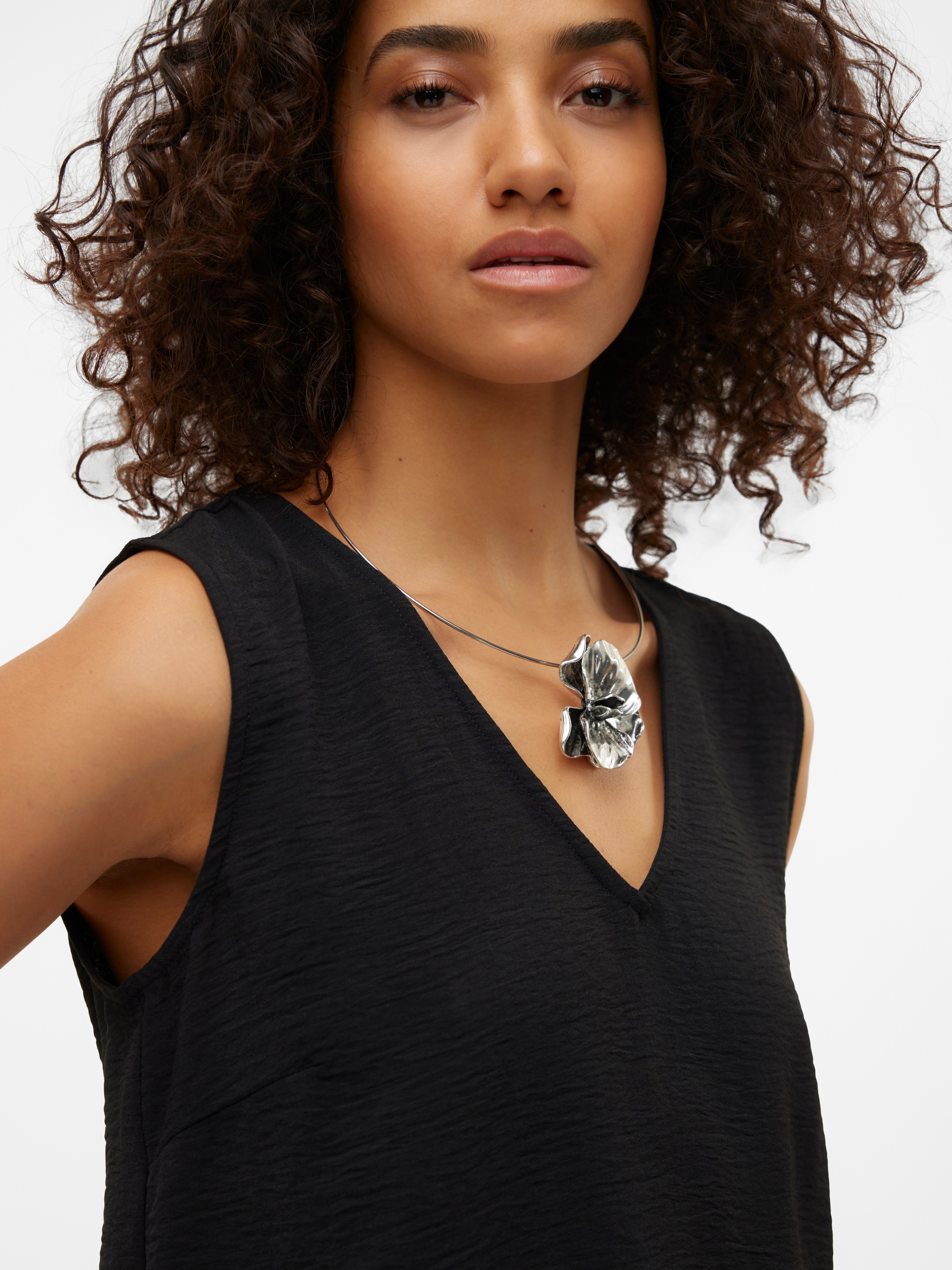 Vero Moda Shirttop VMALVA S/L V-NECK TOP WVN NOOS Kunstfaser, regular fit