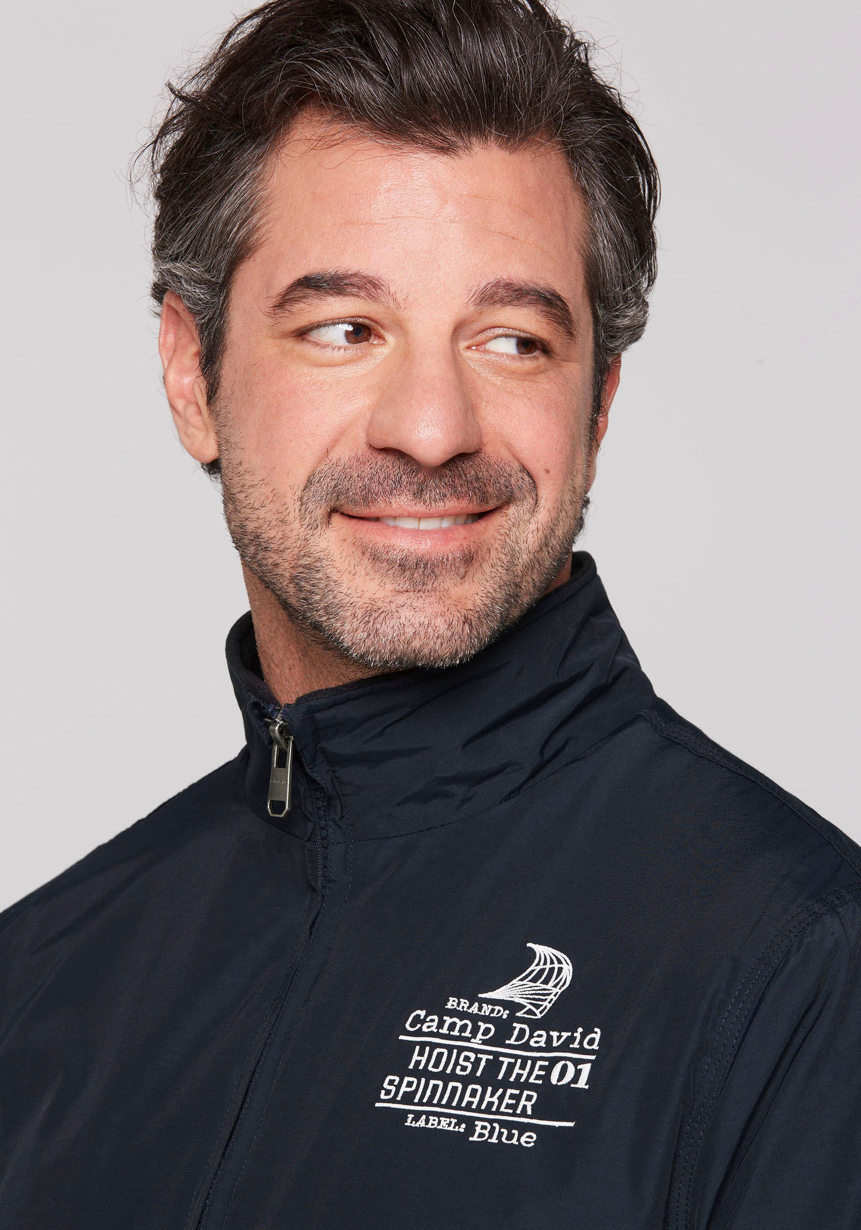 CAMP DAVID Windbreaker mit Logostickereien