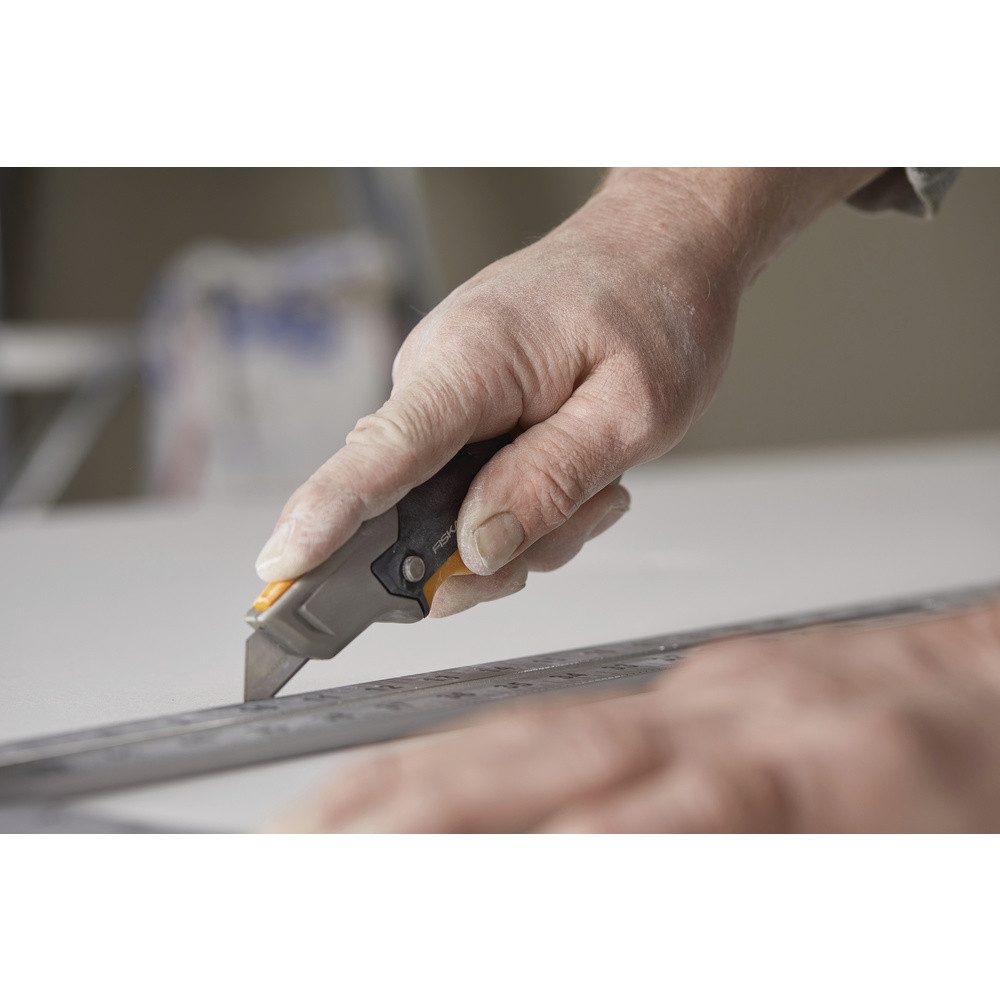 Fiskars Cuttermesser Fiskars 1027222 CarbonMax™ Universalmesser mit feststehender Klinge 1