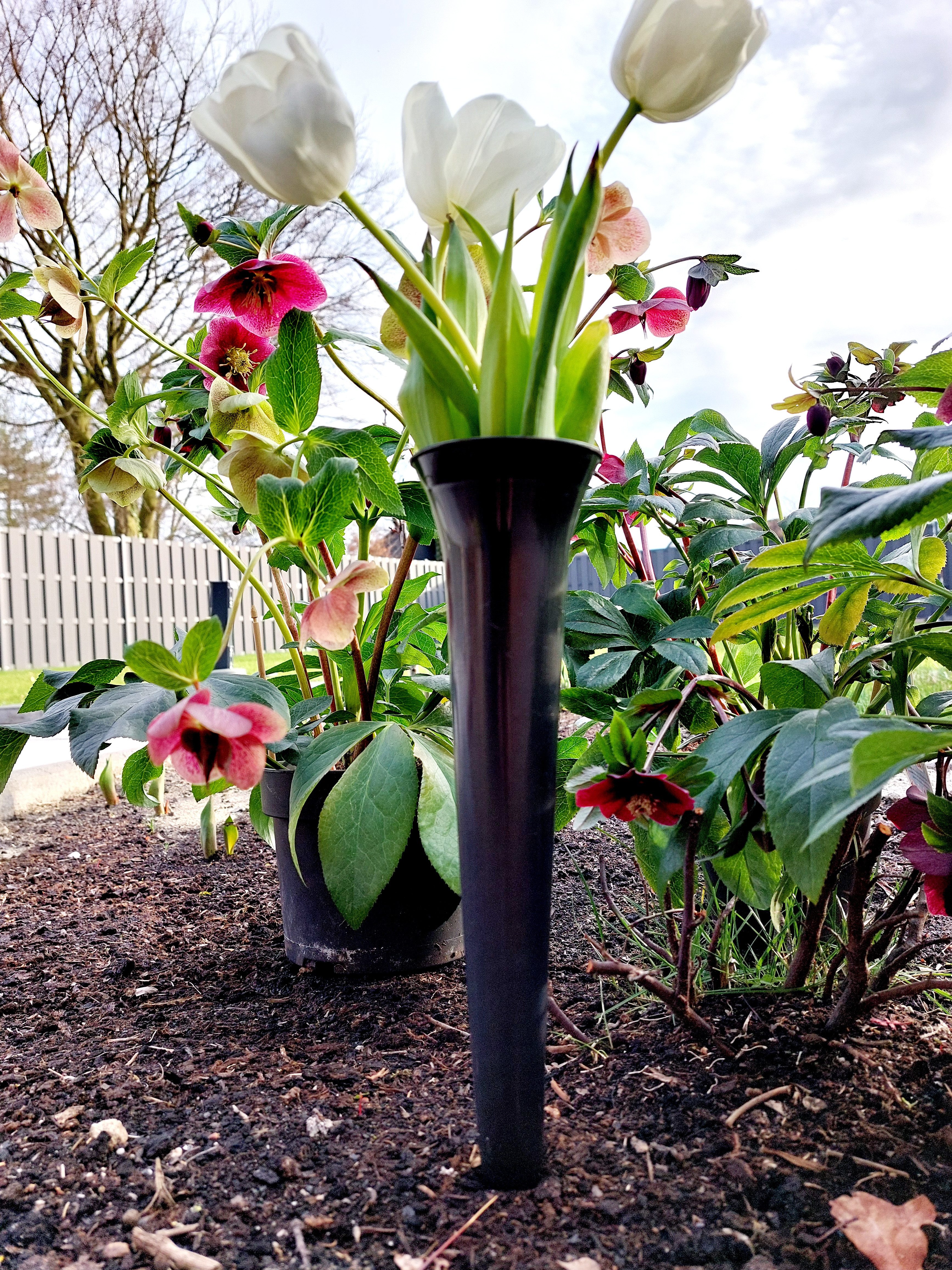 meytrade Bodenvase 3x Steckvase,extra lang und schmal Grabvase 32cm für Tulpen & Rosen (frostfest), lange & morderne Ausführung mit Erdspieß