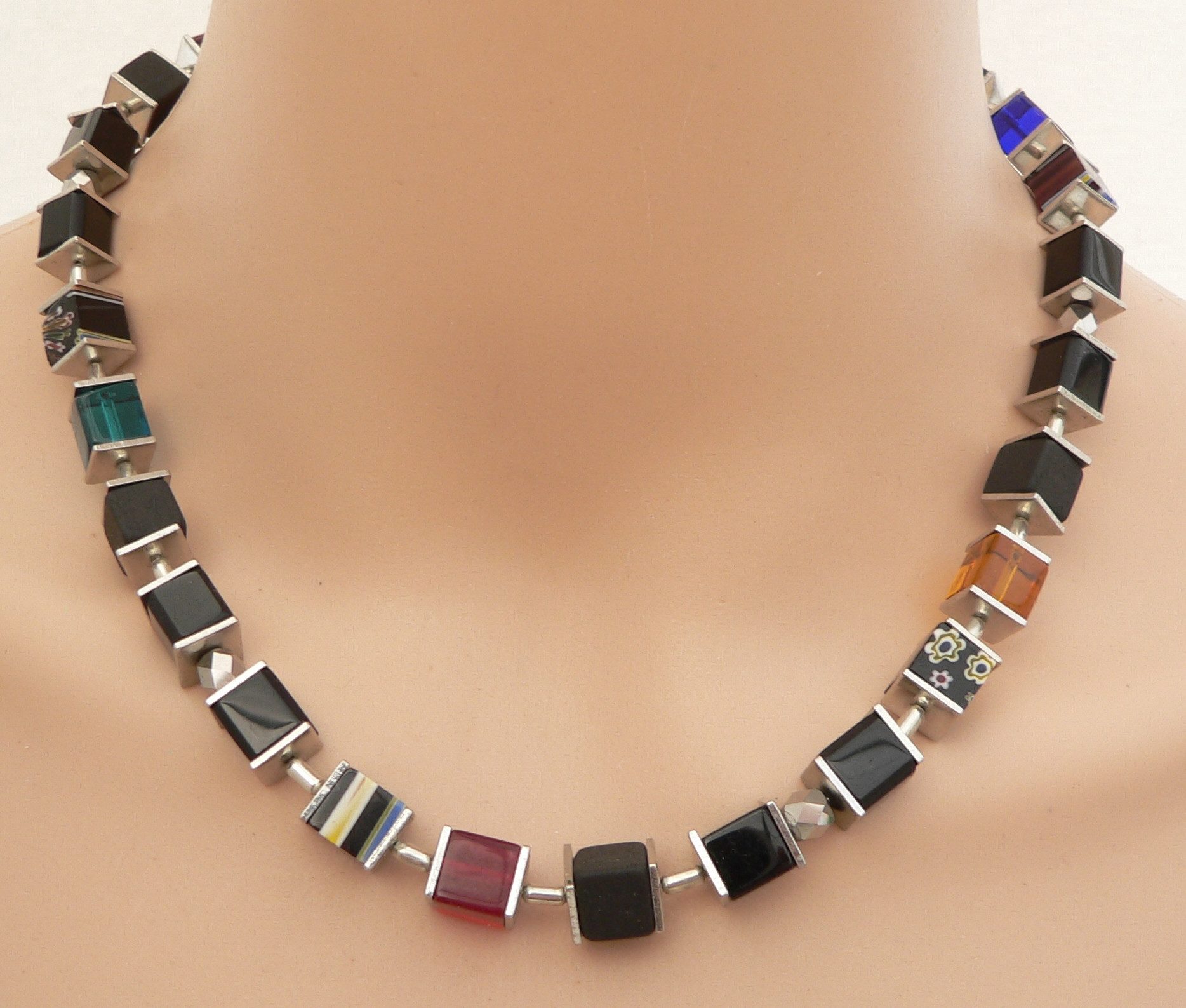 traumschmuck Kette ohne Anhänger 107a Halskette Würfel Glas Millefiori Polaris schwarz multicolor (inkl Schmuckbox), handgefertigt, Made in Germany