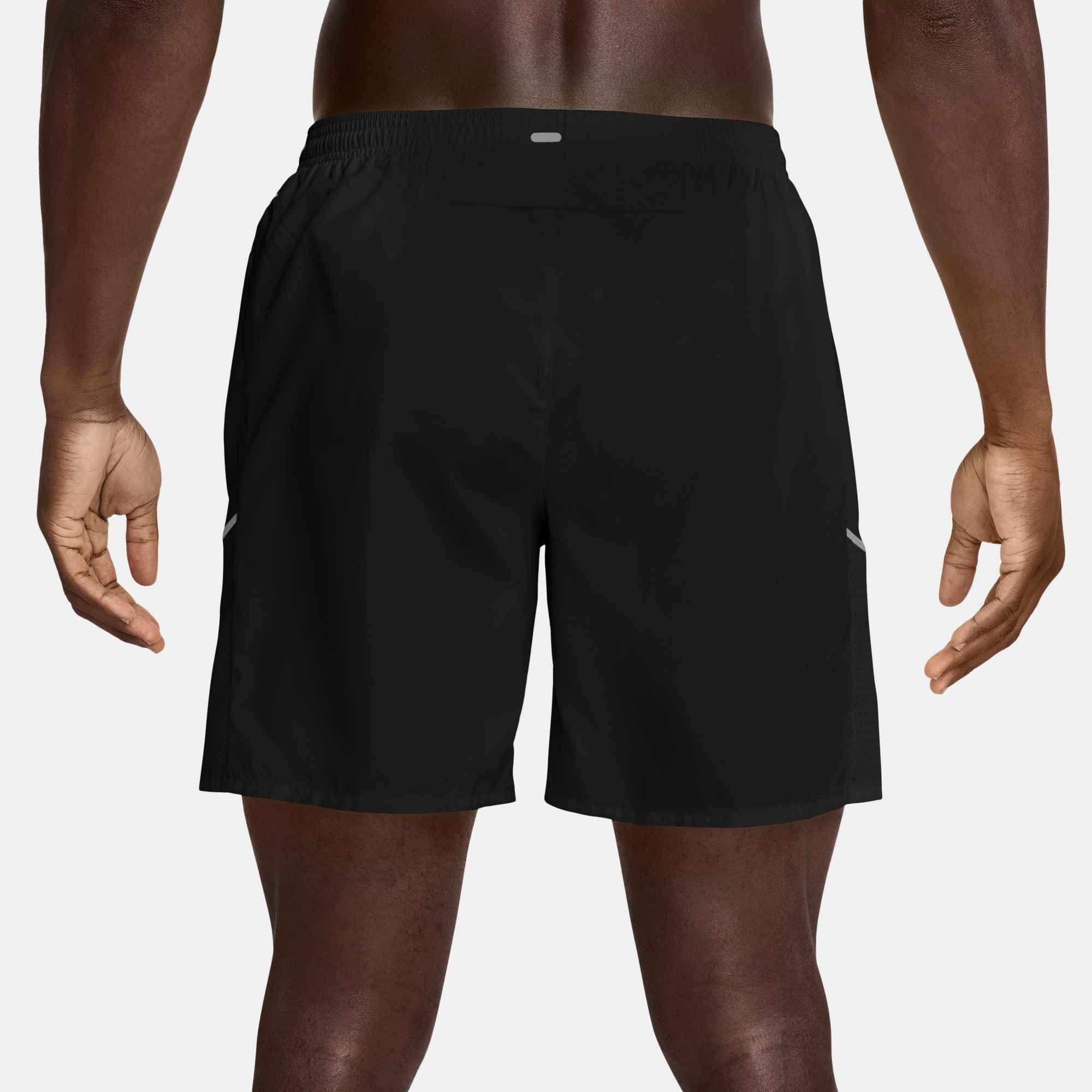 Nike Laufshorts M NK DF MILER 7UL SHORT ungefütterte Ausführung, atmungsaktives Material, schnell trocknend