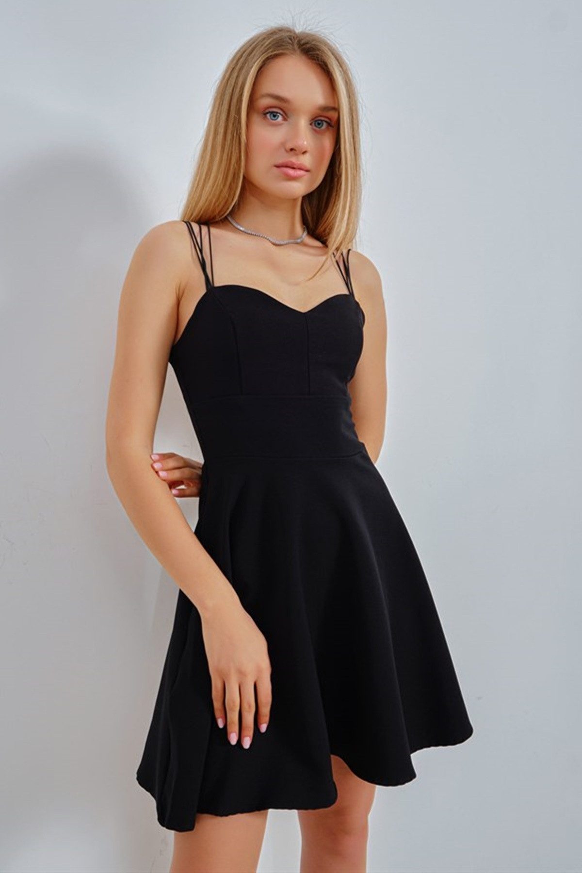 WOMAN VISION Minikleid Ausgestelltes Minikleid mit gekreuzten Trägern am Rücken