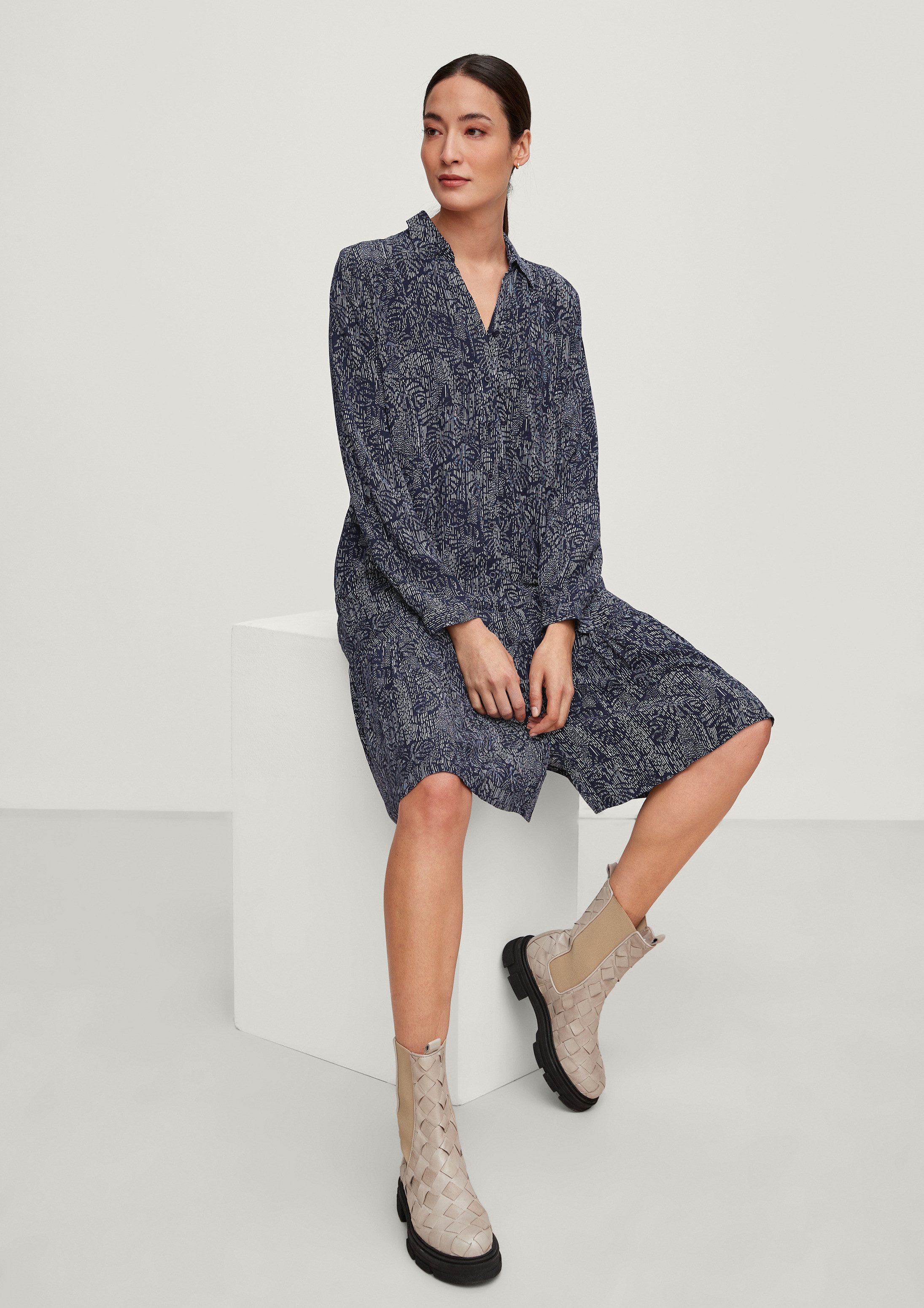 comma Minikleid Kleid Viskosekleid mit Allovermuster