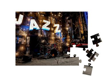 puzzleYOU Puzzle Jazz Bühne, bereit für den Auftritt der Band, 48 Puzzleteile, puzzleYOU-Kollektionen Musik, Menschen