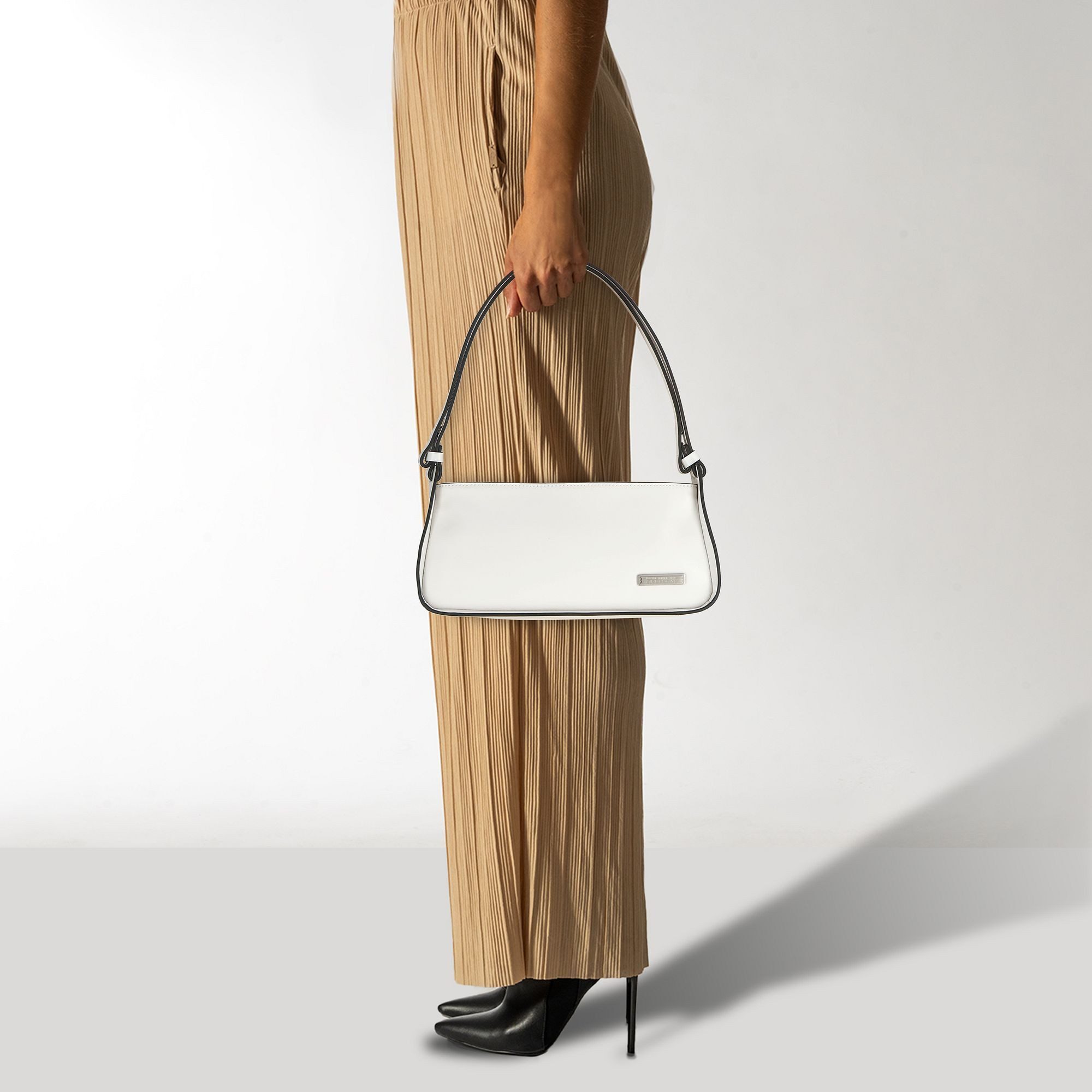 Liebeskind Berlin Schultertasche Franzis, Leder