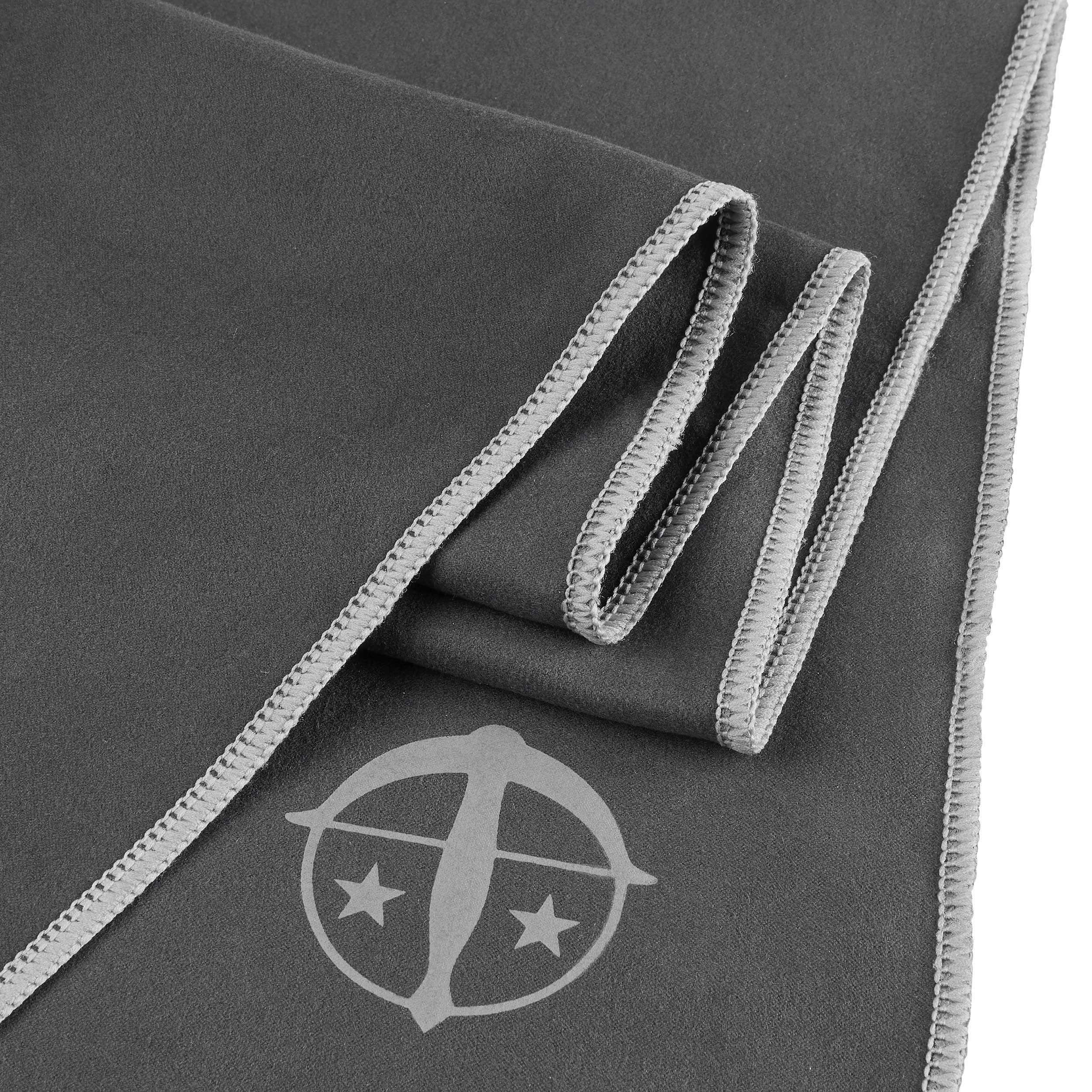 Schiesser Sporthandtuch Mario aus hochwertiger Mikrofaser, Microfaser (1-St), mit Kontrastsaum und Logo-Print