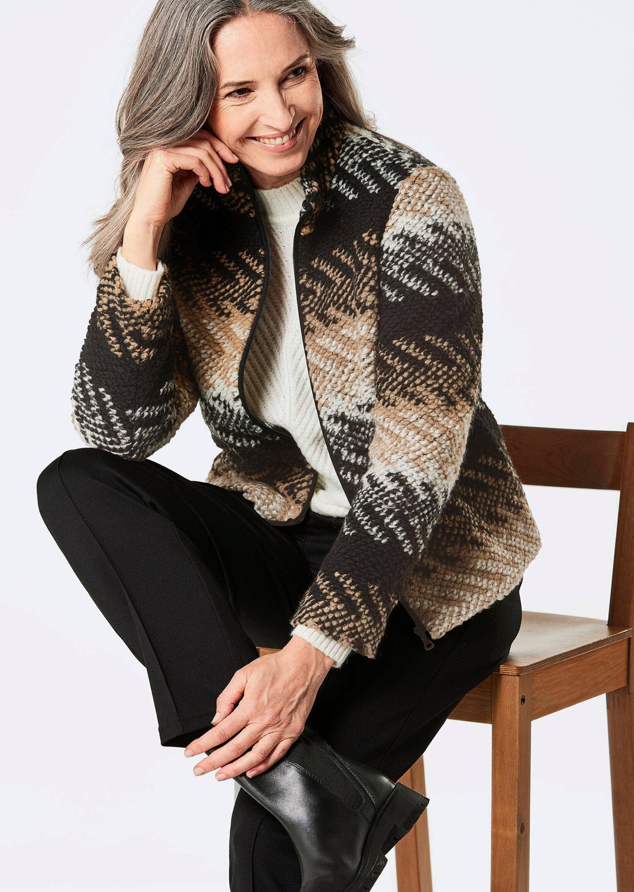 GOLDNER Outdoorjacke Kurzgröße: Gerade Herbstjacke, Blockstreifen Kurzjacke mit Stehkragen, Reißverschluss, Seitennahttaschen, Langarm