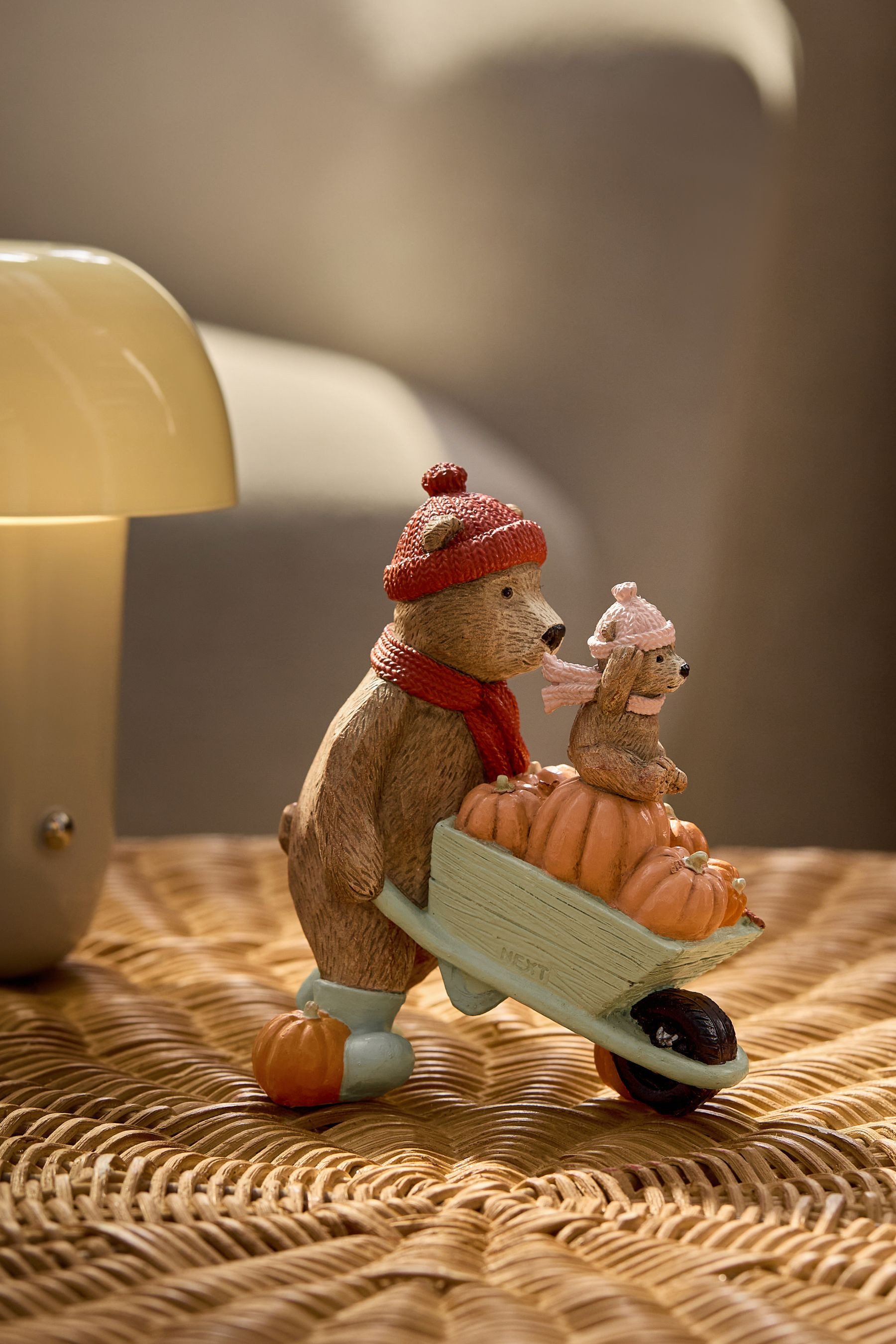 Dekoobjekt Dekofigur Bertie Bär Kürbisernte Herbst