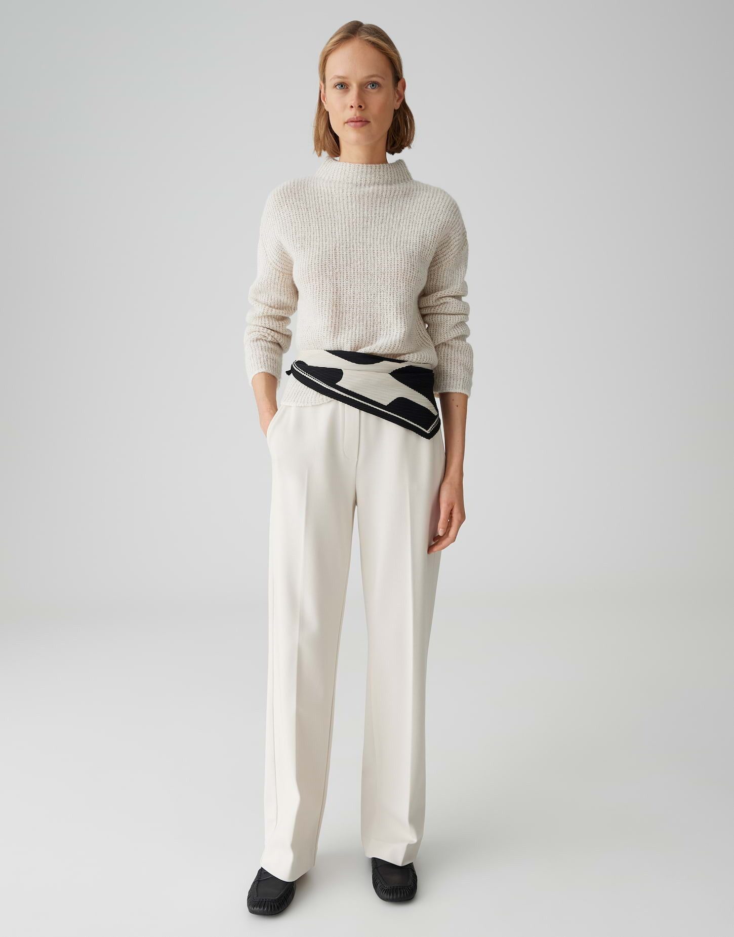 OPUS PANTS Halstuch APLEMI aus fließendem Satin, Fließender Fall mit grafischem Muster