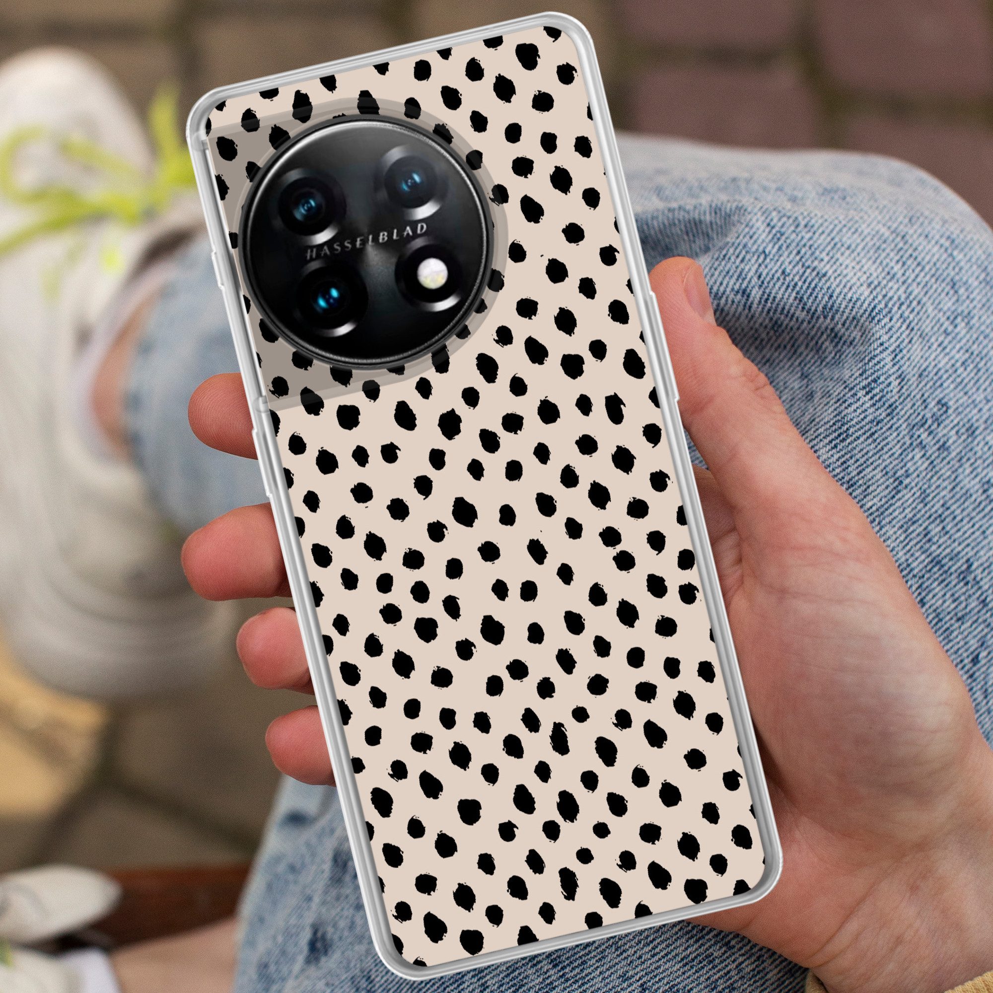 MuchoWow Handyhülle für OnePlus 11 Polka dots - Schwarz - Beige, Handy Case, Silikon, Bumper Case Dünn