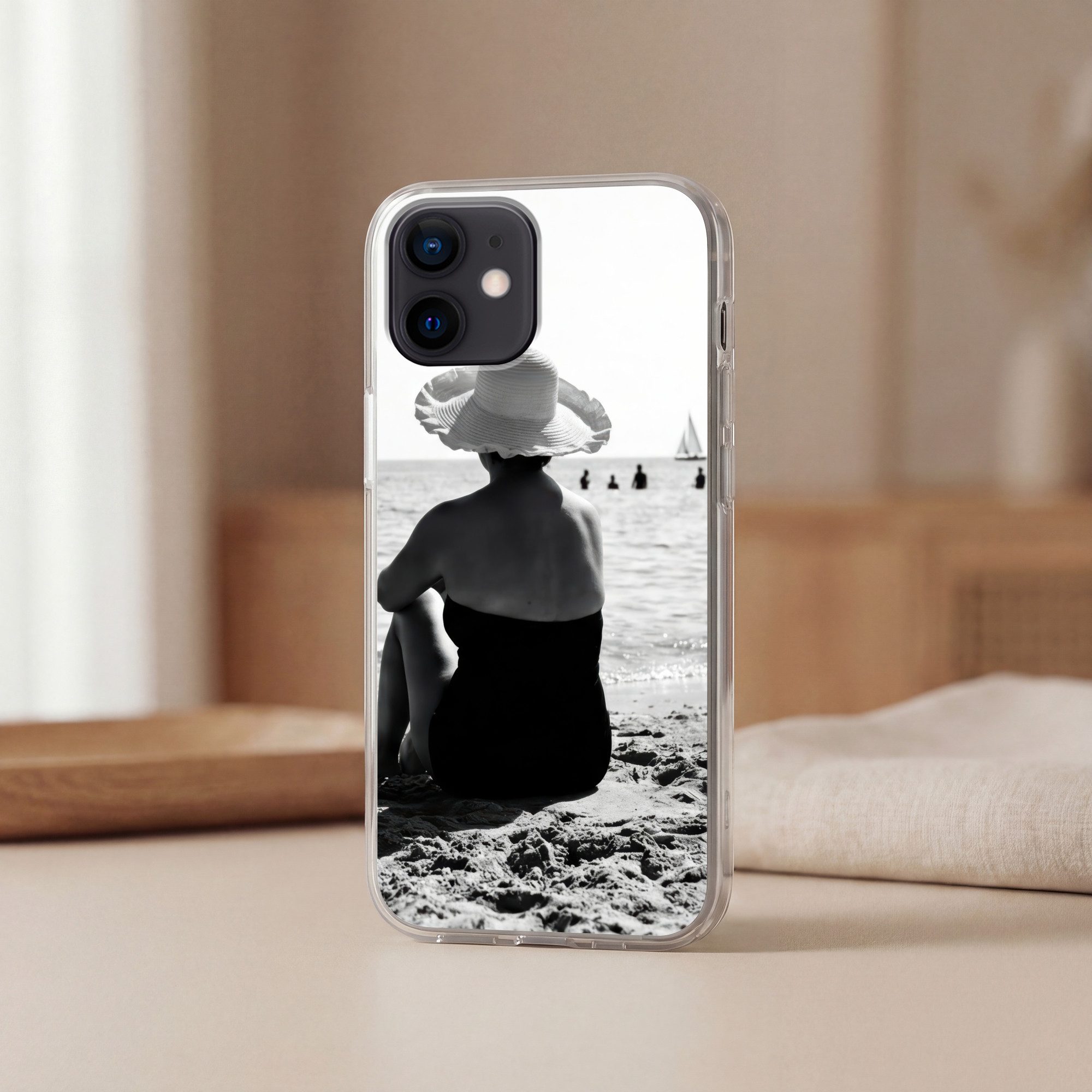 MuchoWow Handyhülle für Apple iPhone 12 Pro Frauen - Sonnenhut - Strand - Schwarz - Weiß, Smartphone-Bumper, Print, Handy Schutzhülle Dünn