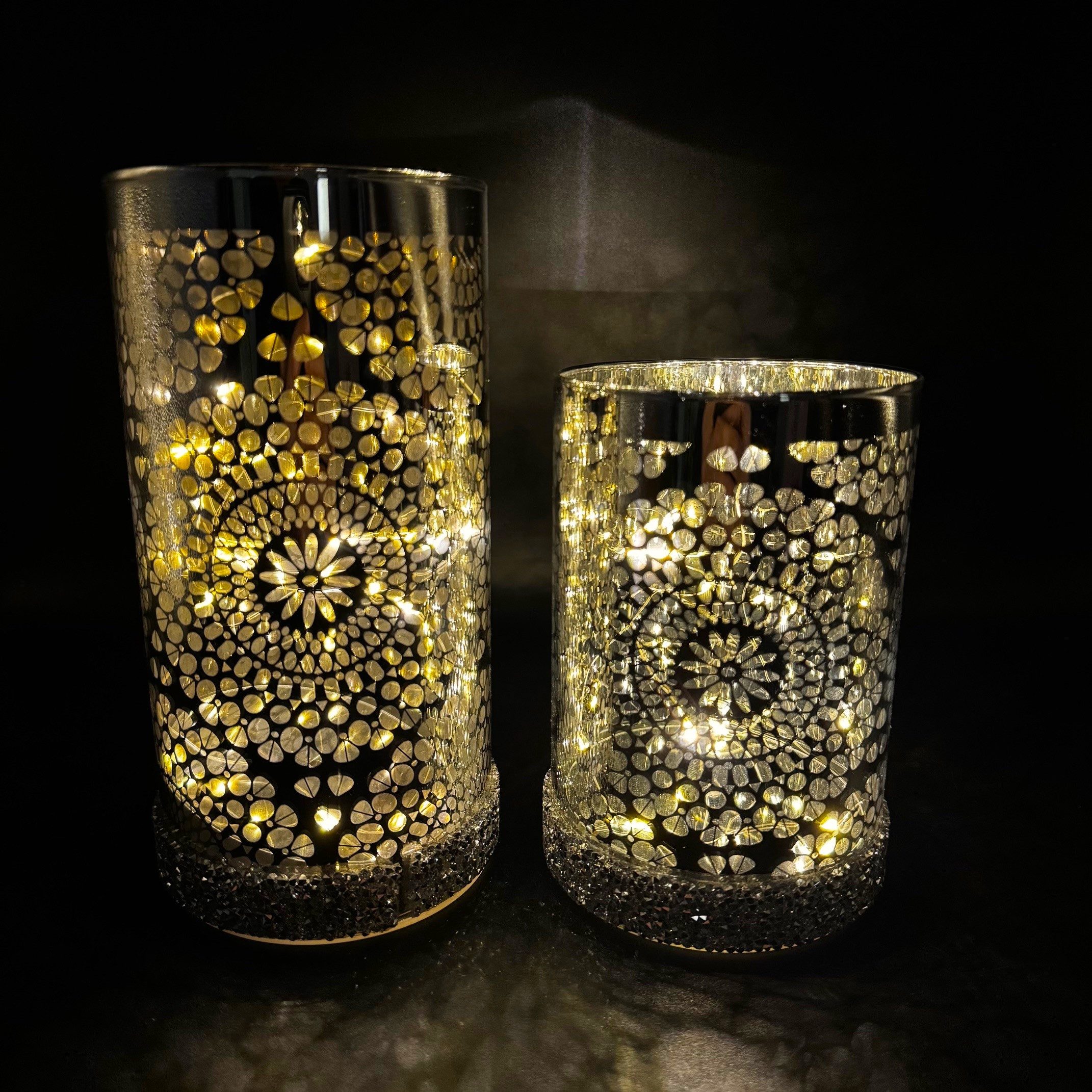 Online-Fuchs LED Dekolicht aus Glas mit LED-Lichterkette integriert & 6-Stunden Timer - Dekovase, 10 und 15 LEDs, warmweiß, ganzjährig als Deko Licht oder als Vase für Kunstblumen geeignet