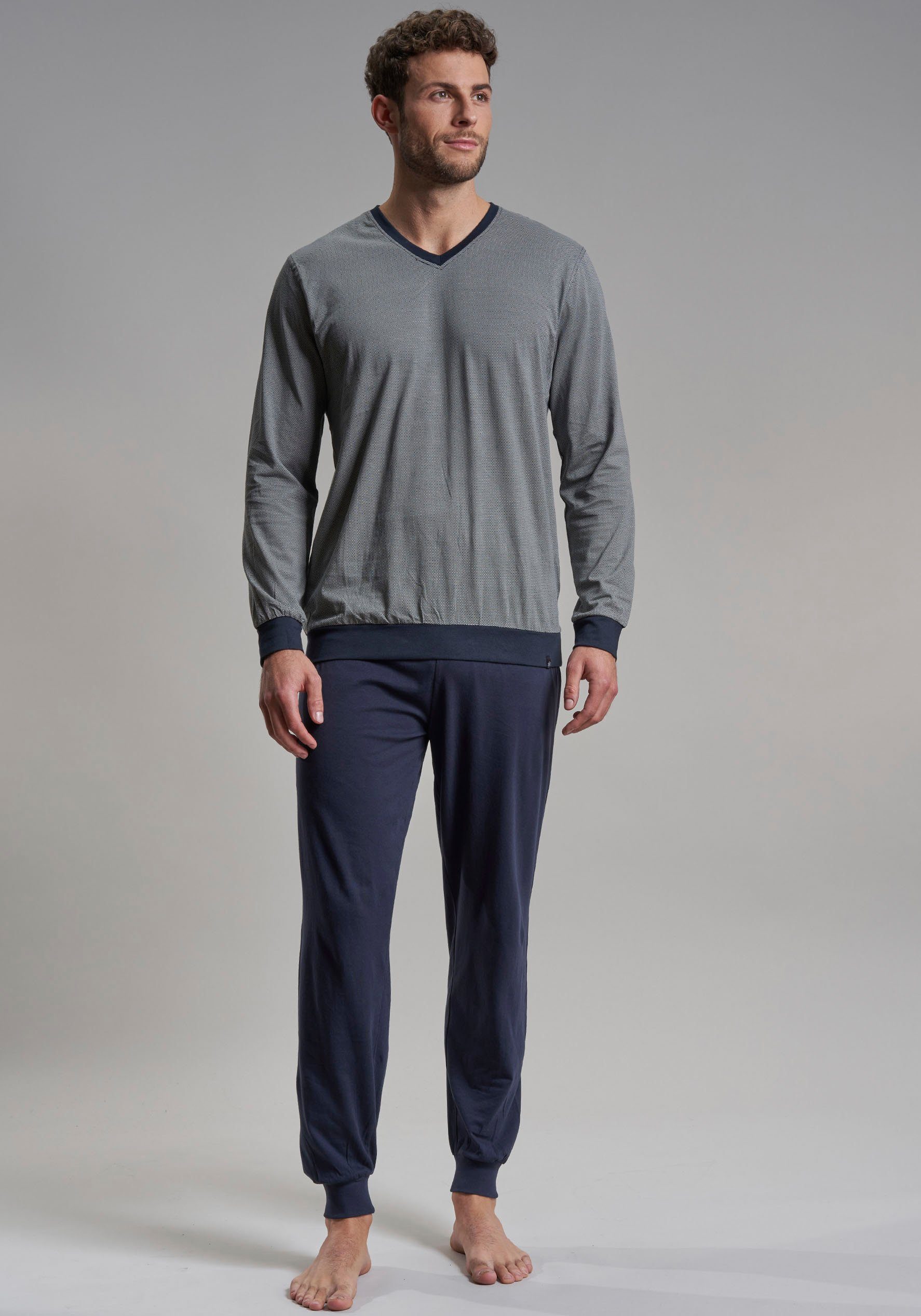bugatti Pyjama "Genua", (2 tlg.), V-Ausschnitt, Langarm, lange Hose, karier günstig online kaufen