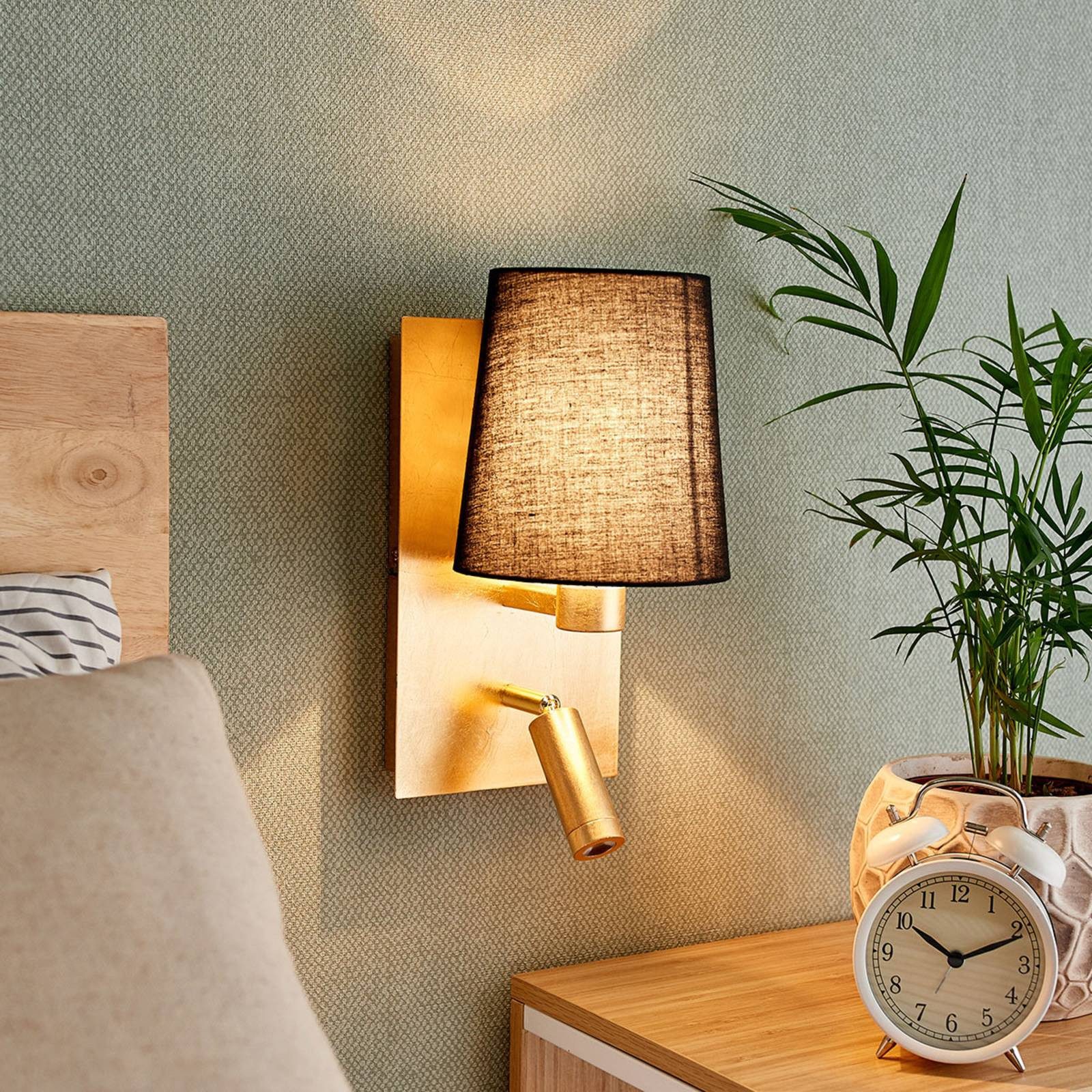 Lindby Wandleuchte Aiden, Schwarz warmweiß IP20, 1 x 40 W E14 (exkl) + 1 x 3,1 W LED (inkl), warmweiß