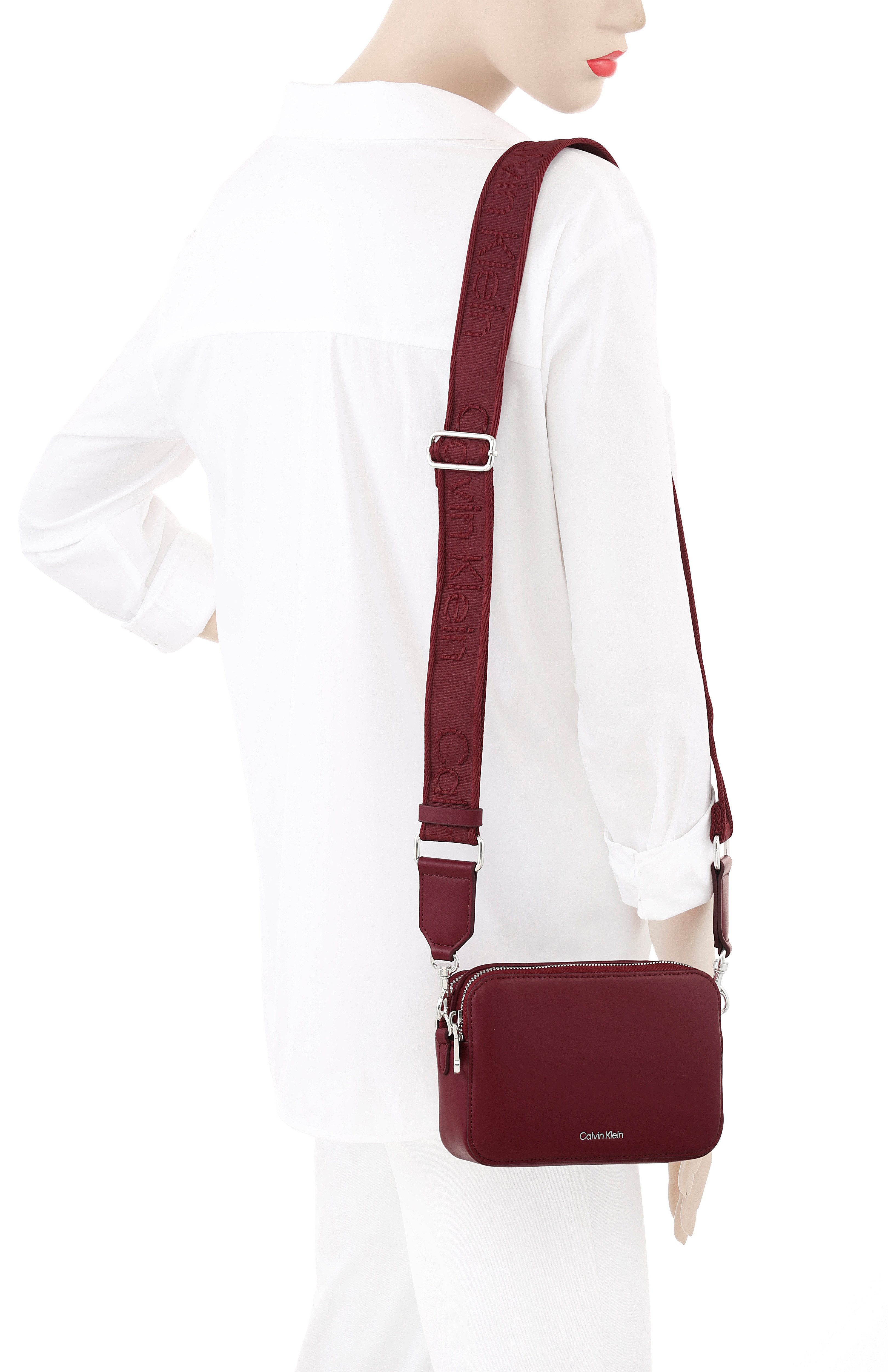 Calvin Klein Mini Bag WEBBING DOUBLE STRAP CAMERA BAG, kleine Schultertasche, Umhängetasche, Abendtasche mit Henkel