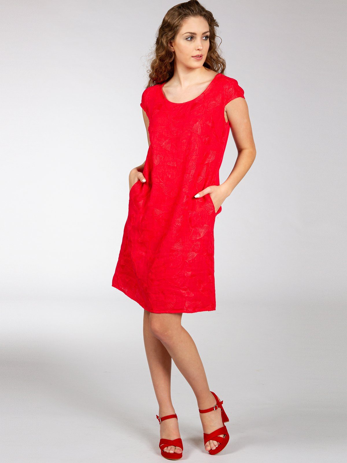 Caspar Sommerkleid SKL031 knielanges Damen Sommer Leinenkleid mit Ginko Blatt Stickmuster Luftig leicht, figurumspielende Form, mit seitlichem Jersey-Einsatz