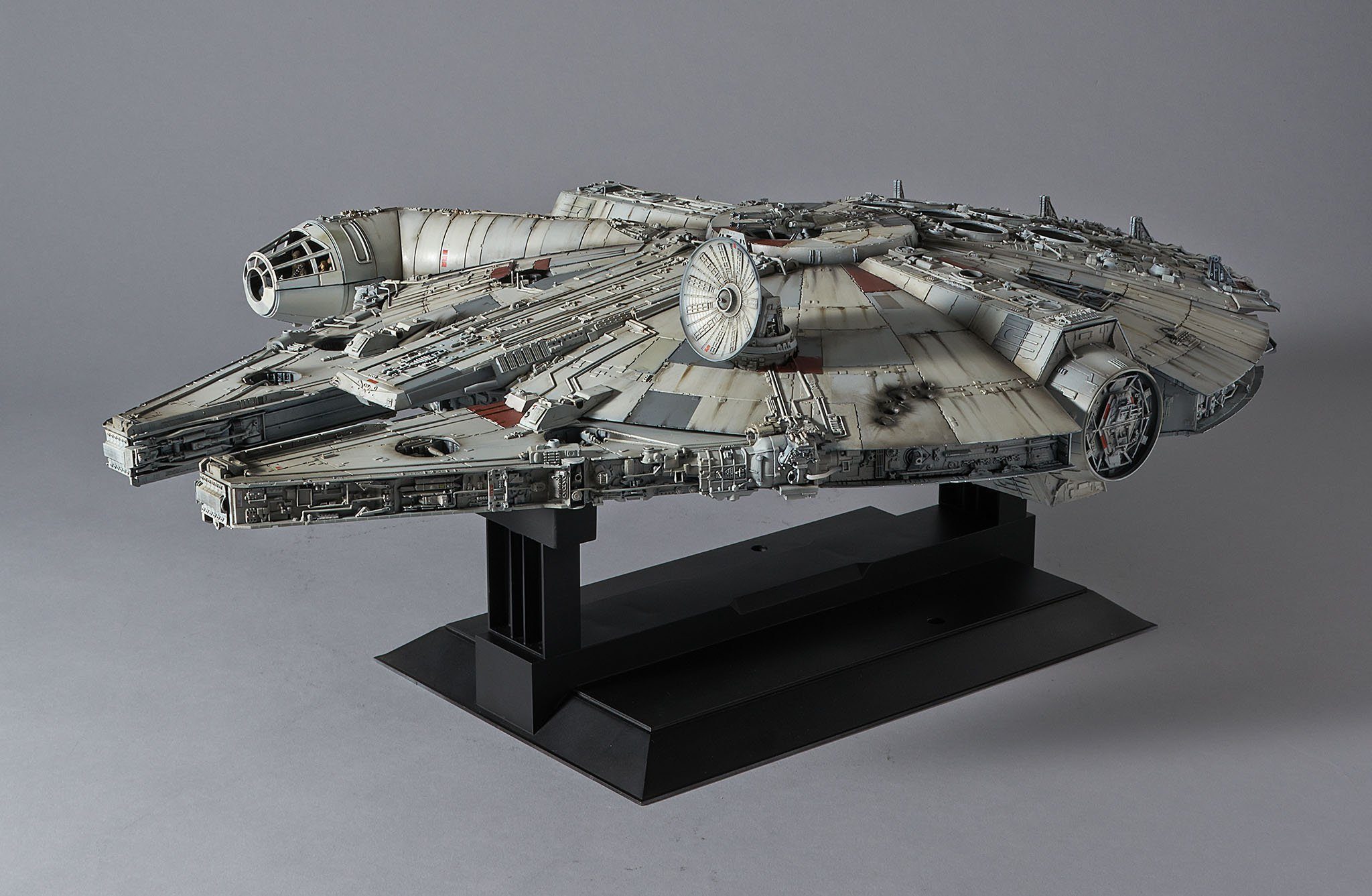 Revell® Modellbausatz Disney Star Wars™ Millennium Falcon Perfect Grade™, Maßstab 1:72, mit Photoätzteilen und LED-Beleuchtung