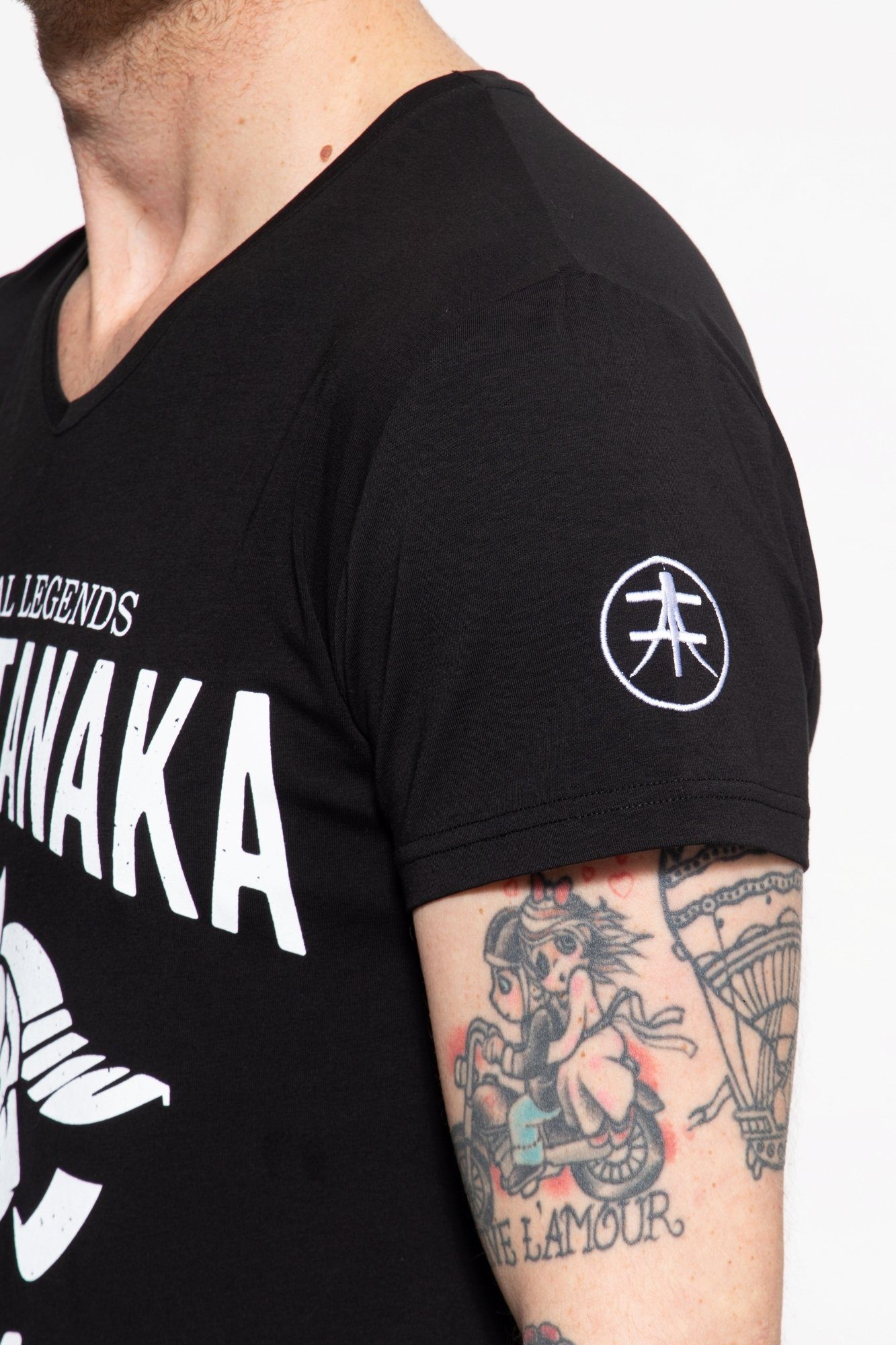 Kontrast-Print Fighters Gladiator schwarz coolem T-Shirt mit Tanaka Akito