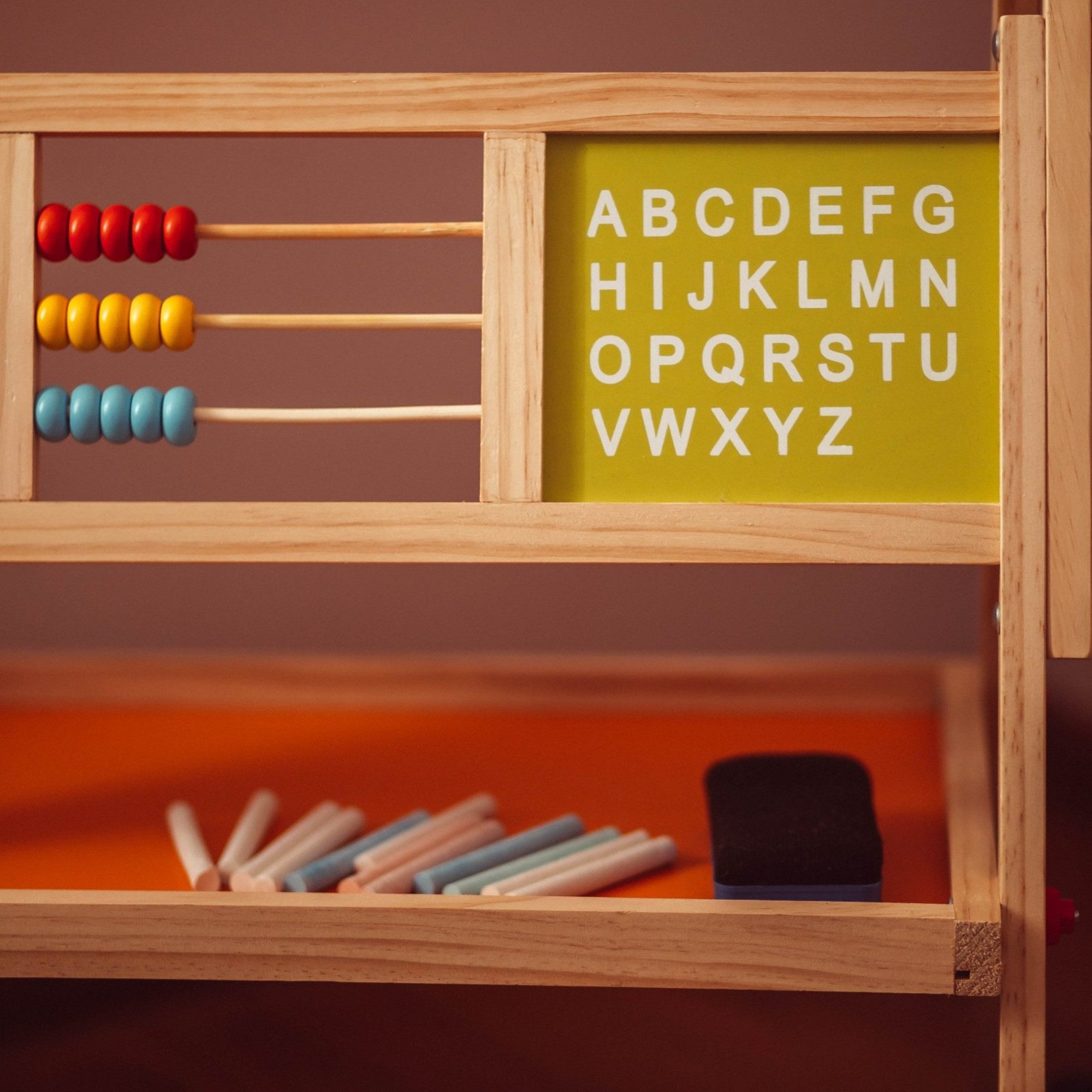 Mamabrum Standtafel 2-in-1 Kindertafel – Magnetische Kreidetafel und Whiteboard – Bild 4 von 5