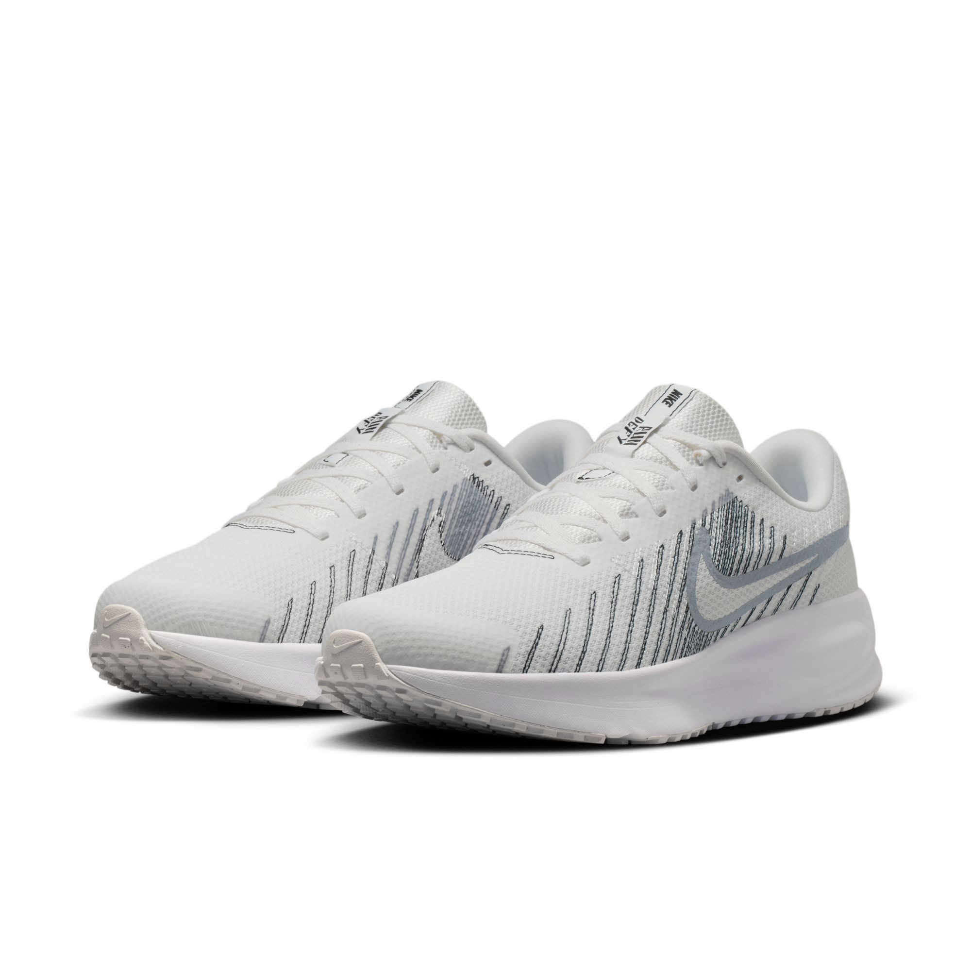 Nike Run Defy Laufschuh