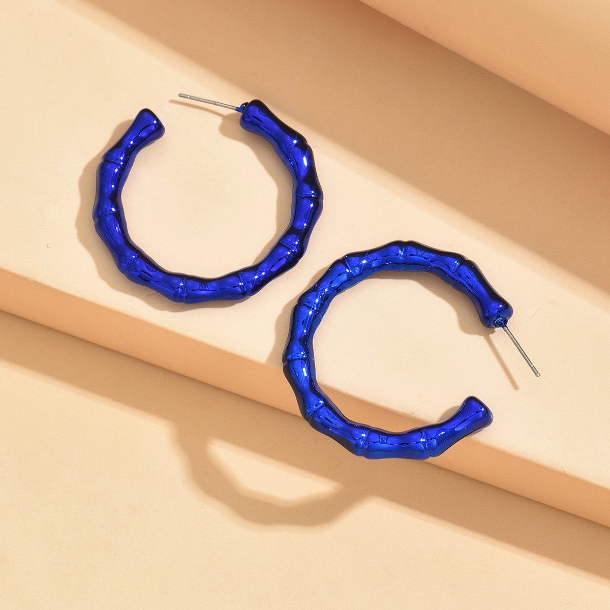 KARMA Paar Creolen rund Acryl Ohrringe bunt 3,8 cm Damenohrringe (Pink Grün Blau Rot Schwarz Gold Silber, 2-tlg., Damencreolen modern Geschenk für Sie), Ohrschmuck Kreolen Damenschmuck