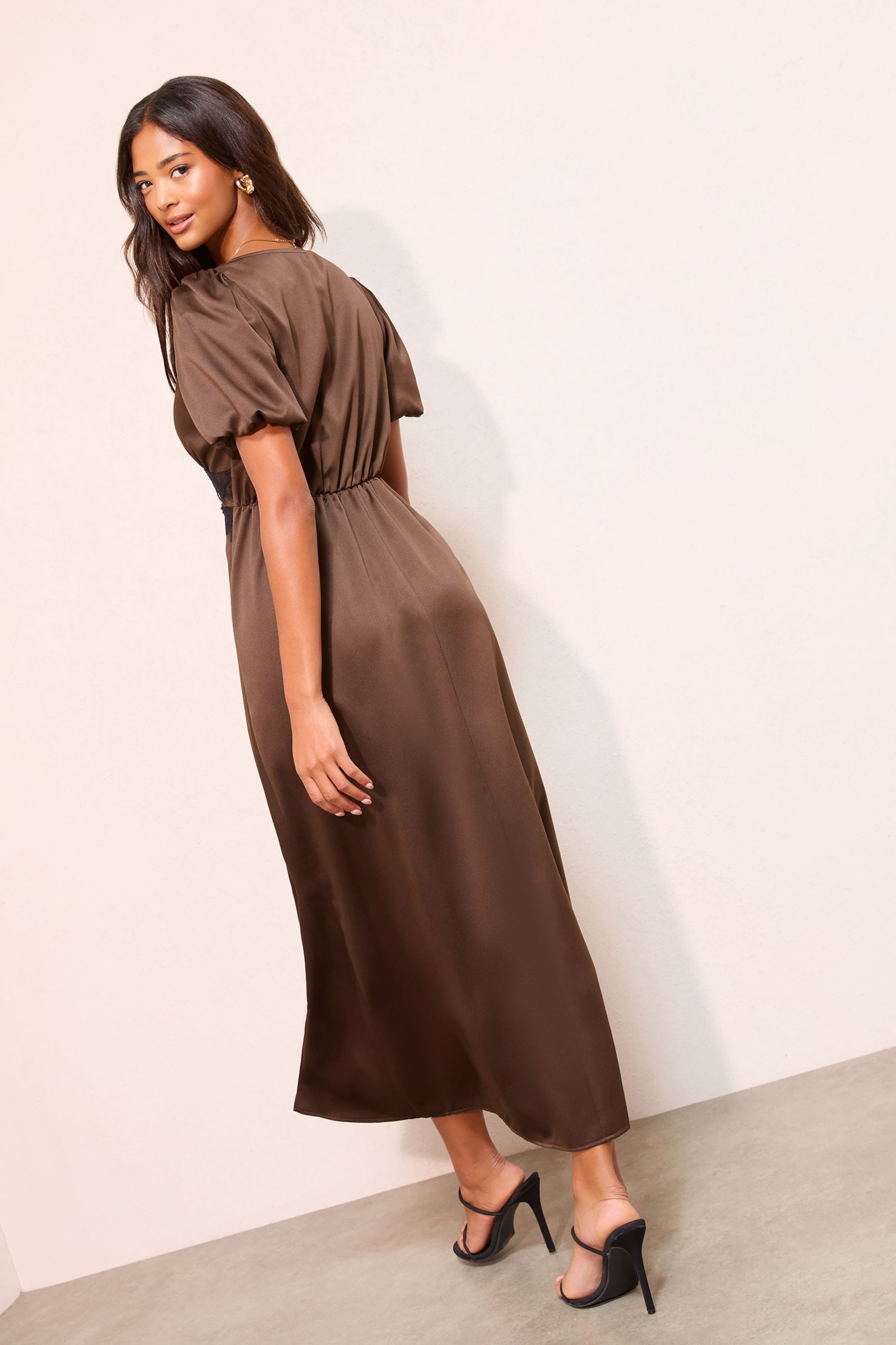 Friends Like These Midikleid Friends Like These Satin-Midikleid mit Spitze günstig online kaufen