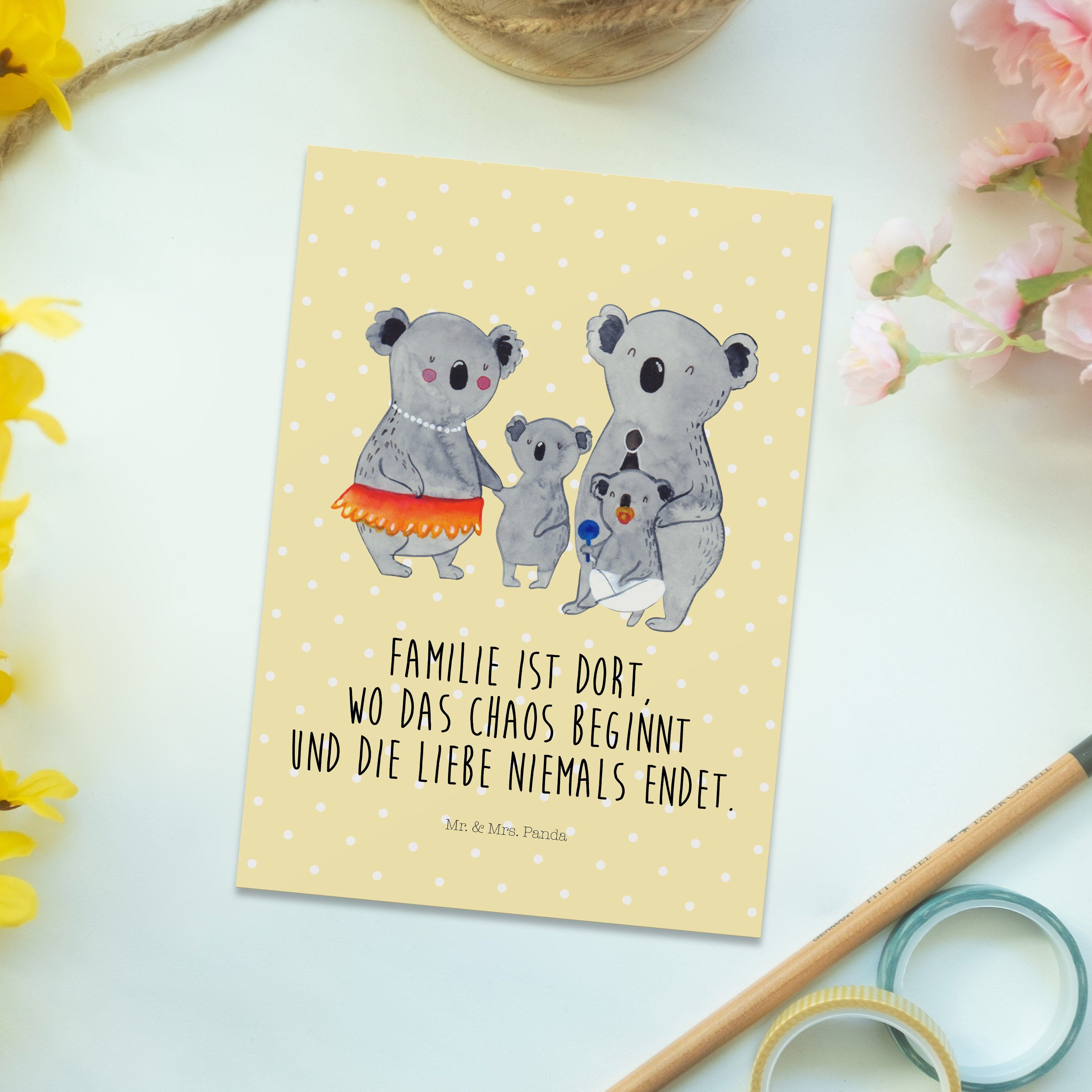 Mr. & Mama, Familie Mrs. Geschenk, Gelb - Panda Koalas, - Postkarte Kinder, Pastell Koala Geschw