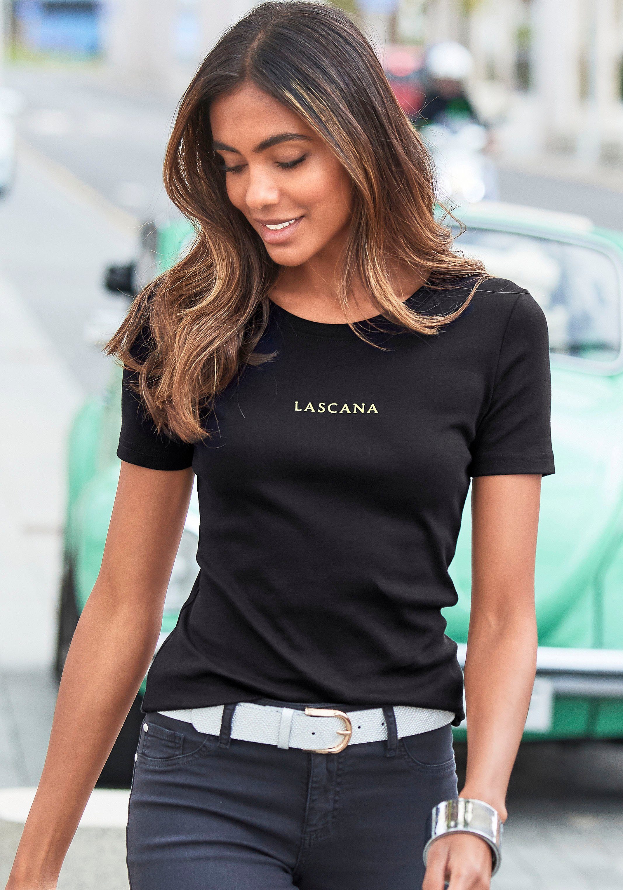 mit schwarz goldenem T-Shirt LASCANA bordeaux, (2er-Pack) Logodruck