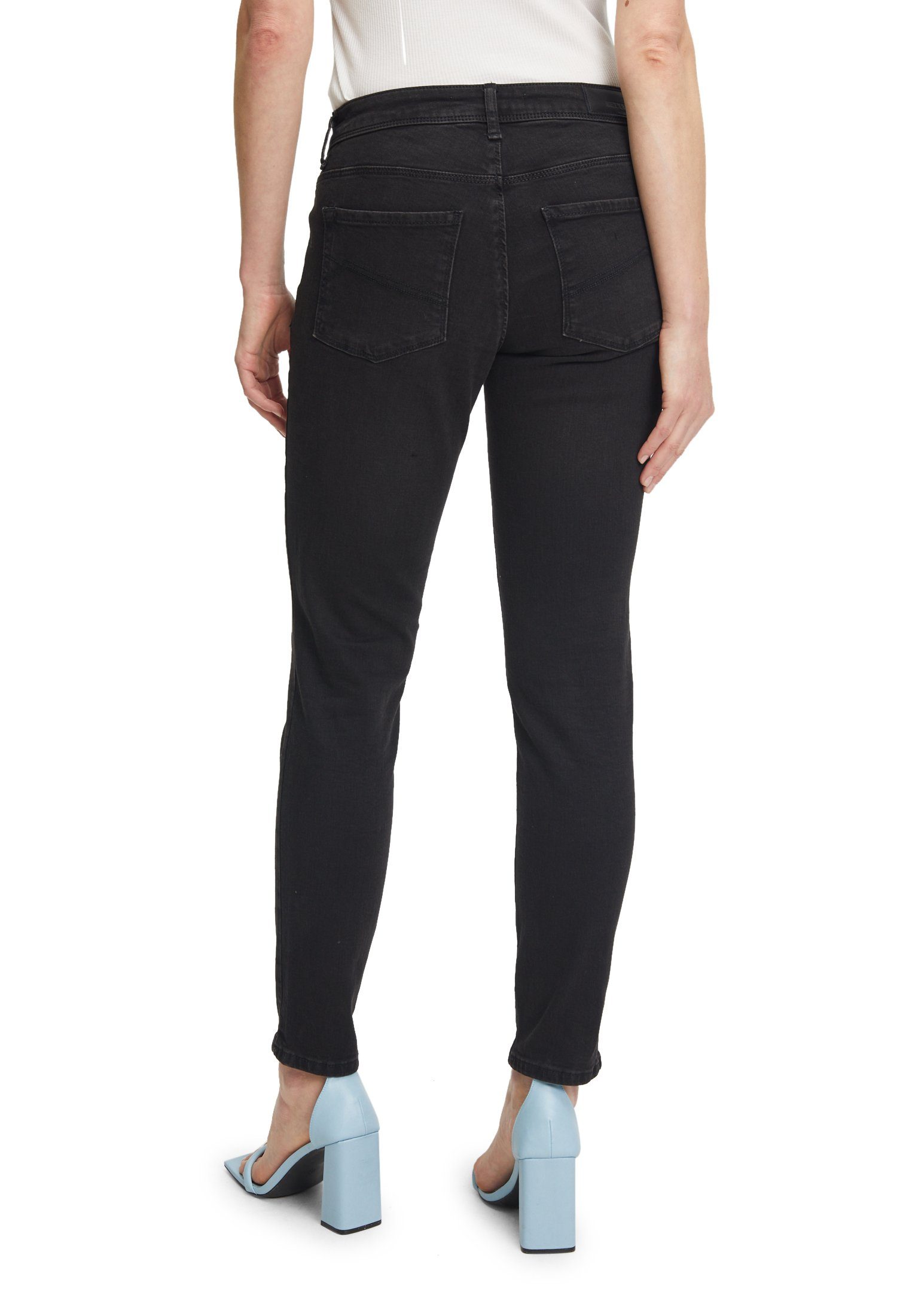 Betty&Co Regular-fit-Jeans Denim mit Black Waschung