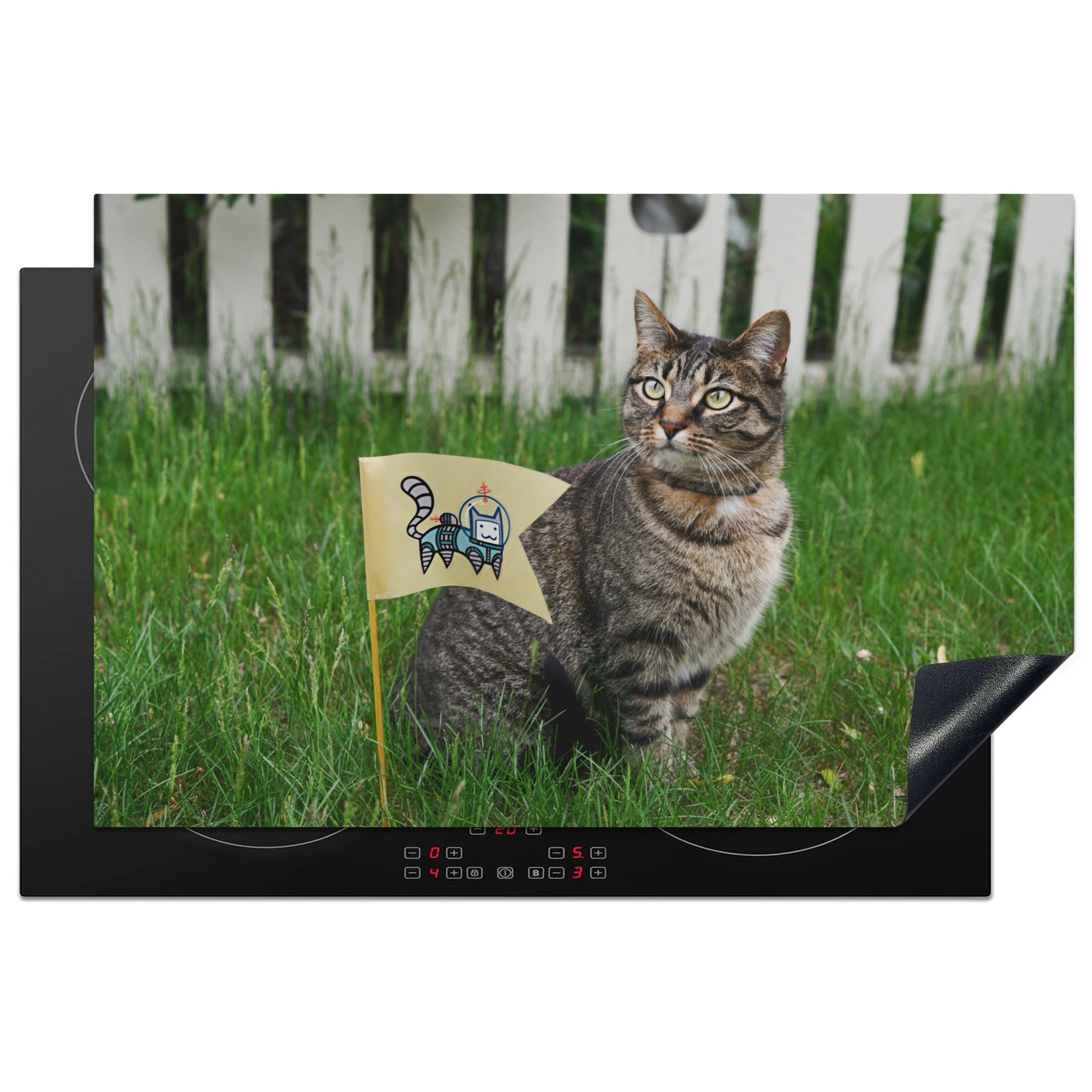 MuchoWow Herdblende-/Abdeckplatte Katze - Fahne - Gras - Zaun, Vinyl, (1 tlg), 81x52 cm, Induktionskochfeld Schutz für die küche, Ceranfeldabdeckung